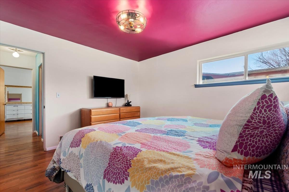 940 N 8th E, Mountain Home, Idaho 83647, 4 Bedrooms, 2 Bathrooms, Residential For Sale, Price $379,900,MLS 98977194