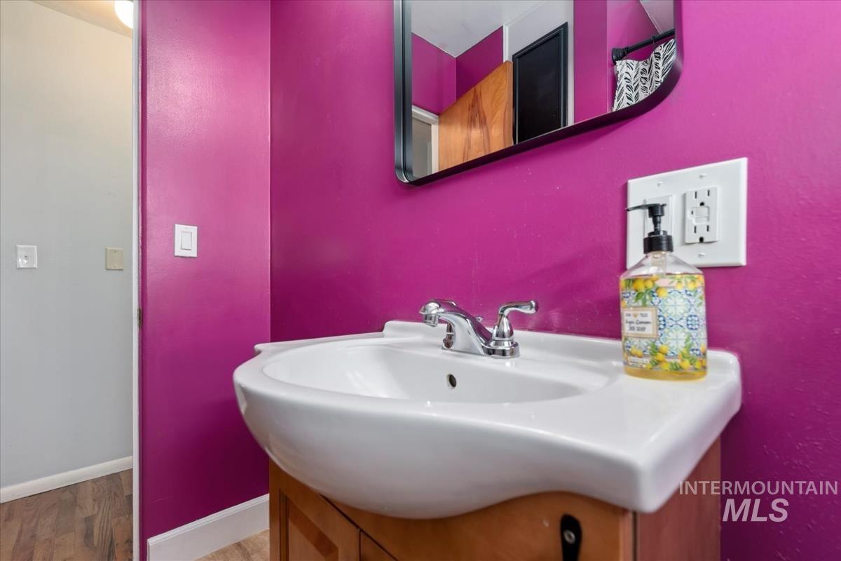 940 N 8th E, Mountain Home, Idaho 83647, 4 Bedrooms, 2 Bathrooms, Residential For Sale, Price $379,900,MLS 98977194