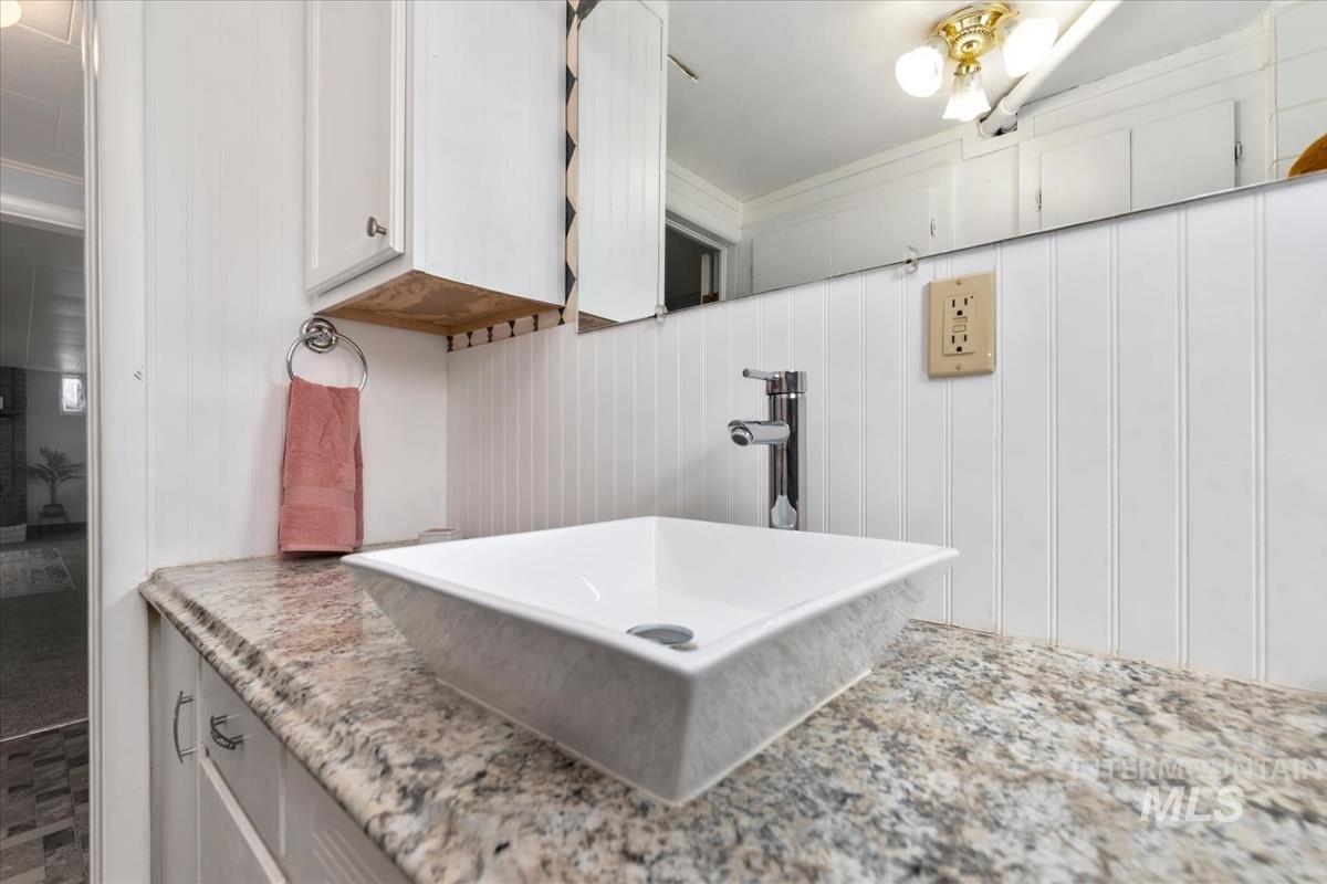 940 N 8th E, Mountain Home, Idaho 83647, 4 Bedrooms, 2 Bathrooms, Residential For Sale, Price $379,900,MLS 98977194