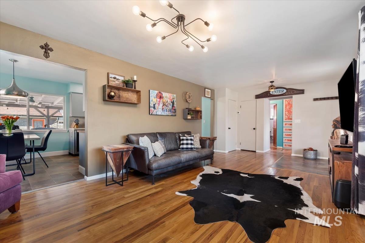 940 N 8th E, Mountain Home, Idaho 83647, 4 Bedrooms, 2 Bathrooms, Residential For Sale, Price $379,900,MLS 98977194