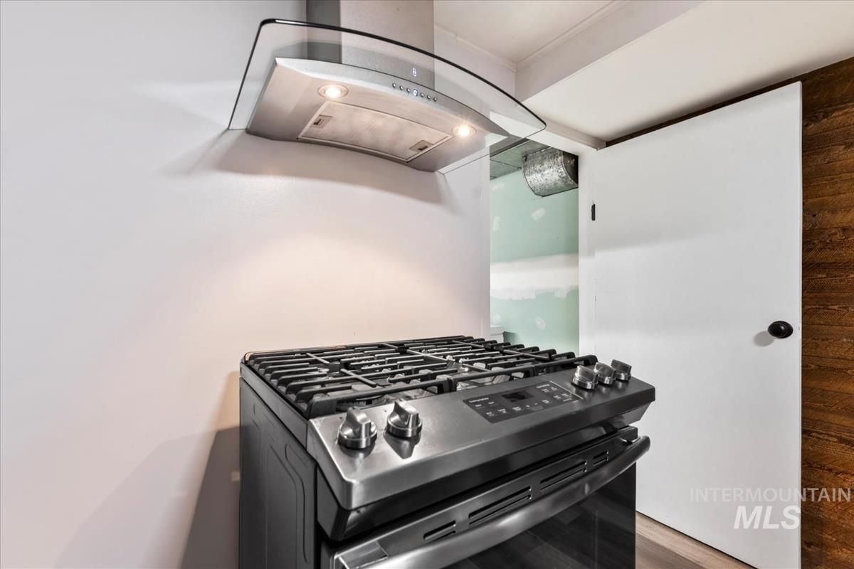 940 N 8th E, Mountain Home, Idaho 83647, 4 Bedrooms, 2 Bathrooms, Residential For Sale, Price $379,900,MLS 98977194