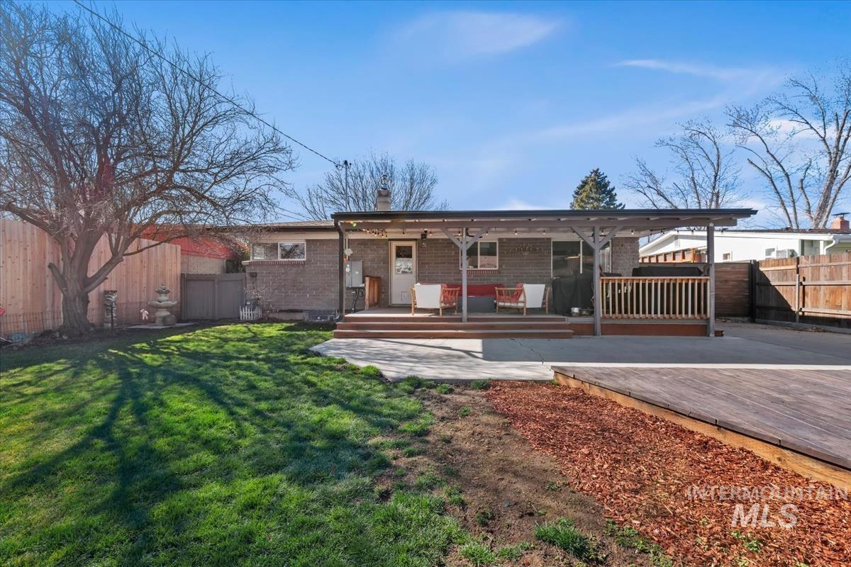 940 N 8th E, Mountain Home, Idaho 83647, 4 Bedrooms, 2 Bathrooms, Residential For Sale, Price $379,900,MLS 98977194