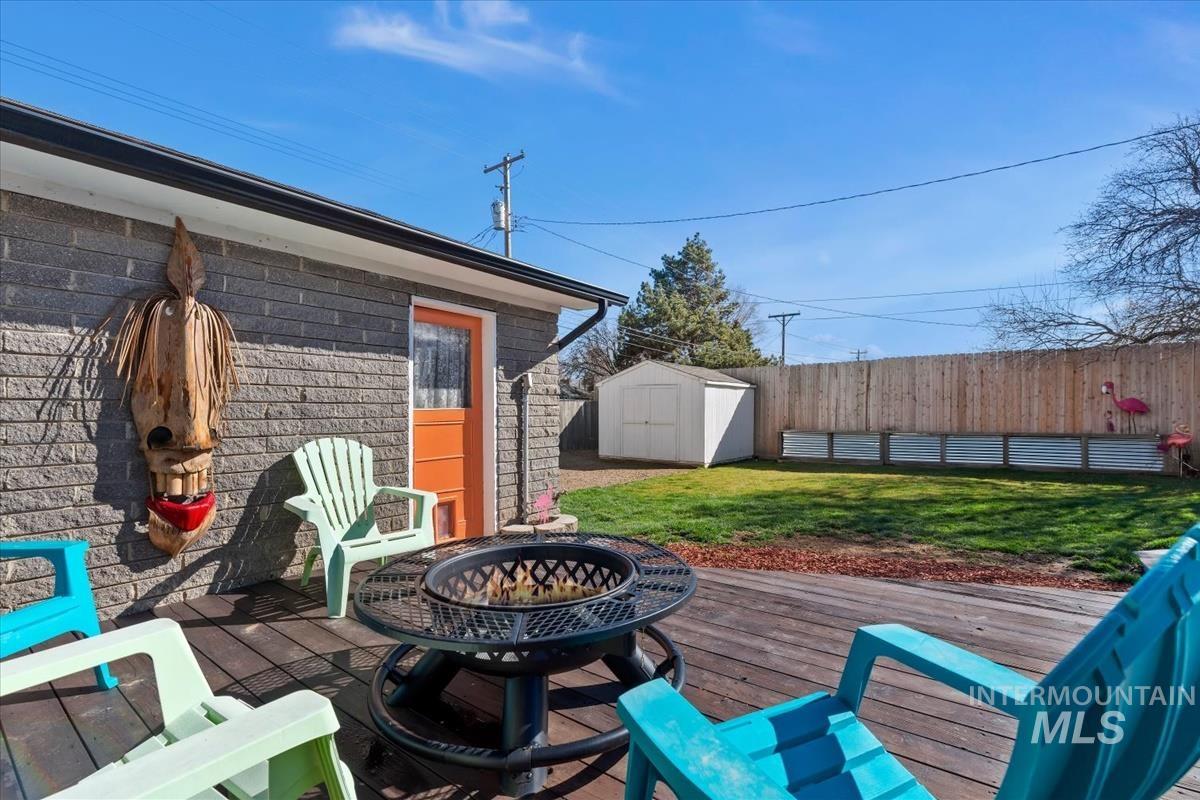 940 N 8th E, Mountain Home, Idaho 83647, 4 Bedrooms, 2 Bathrooms, Residential For Sale, Price $379,900,MLS 98977194