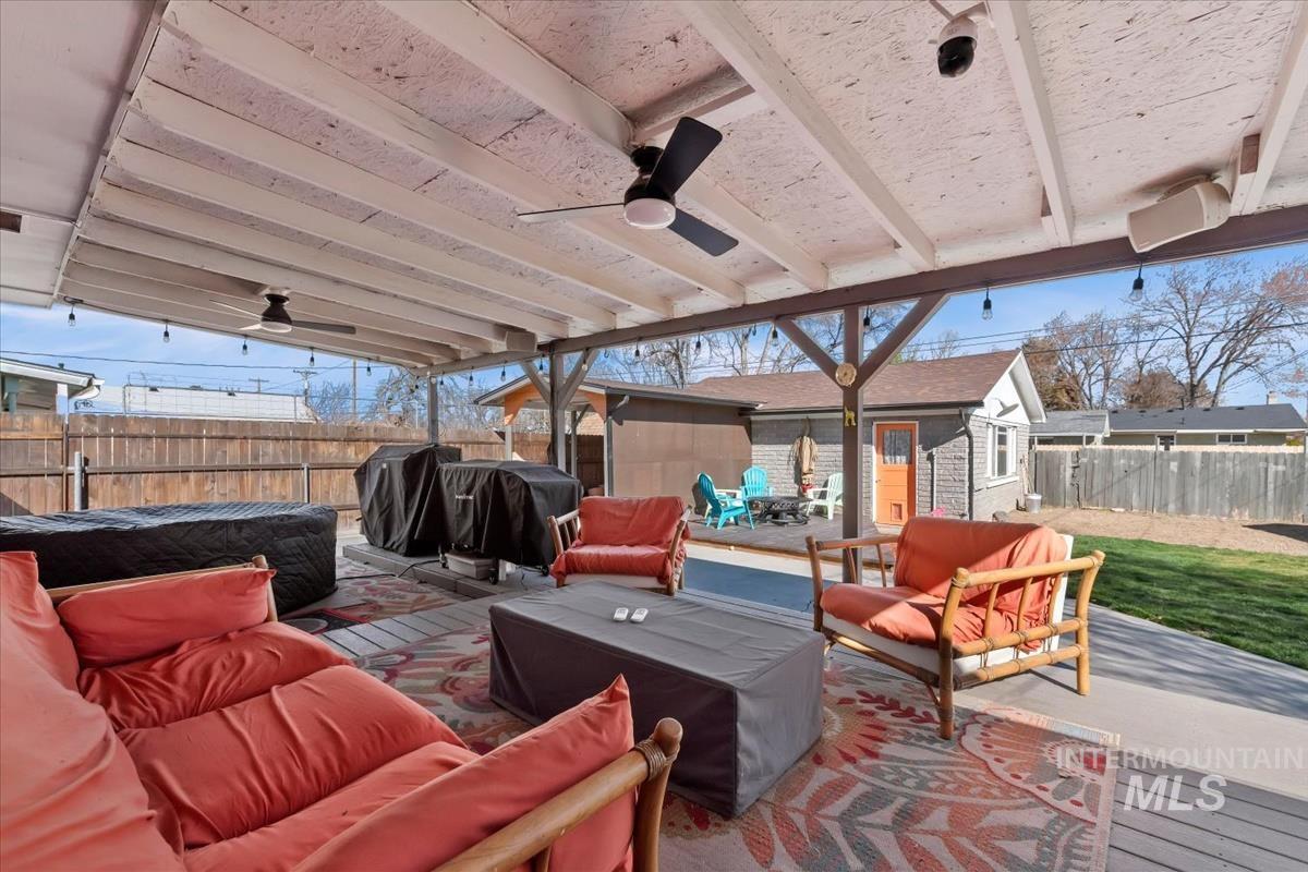 940 N 8th E, Mountain Home, Idaho 83647, 4 Bedrooms, 2 Bathrooms, Residential For Sale, Price $379,900,MLS 98977194