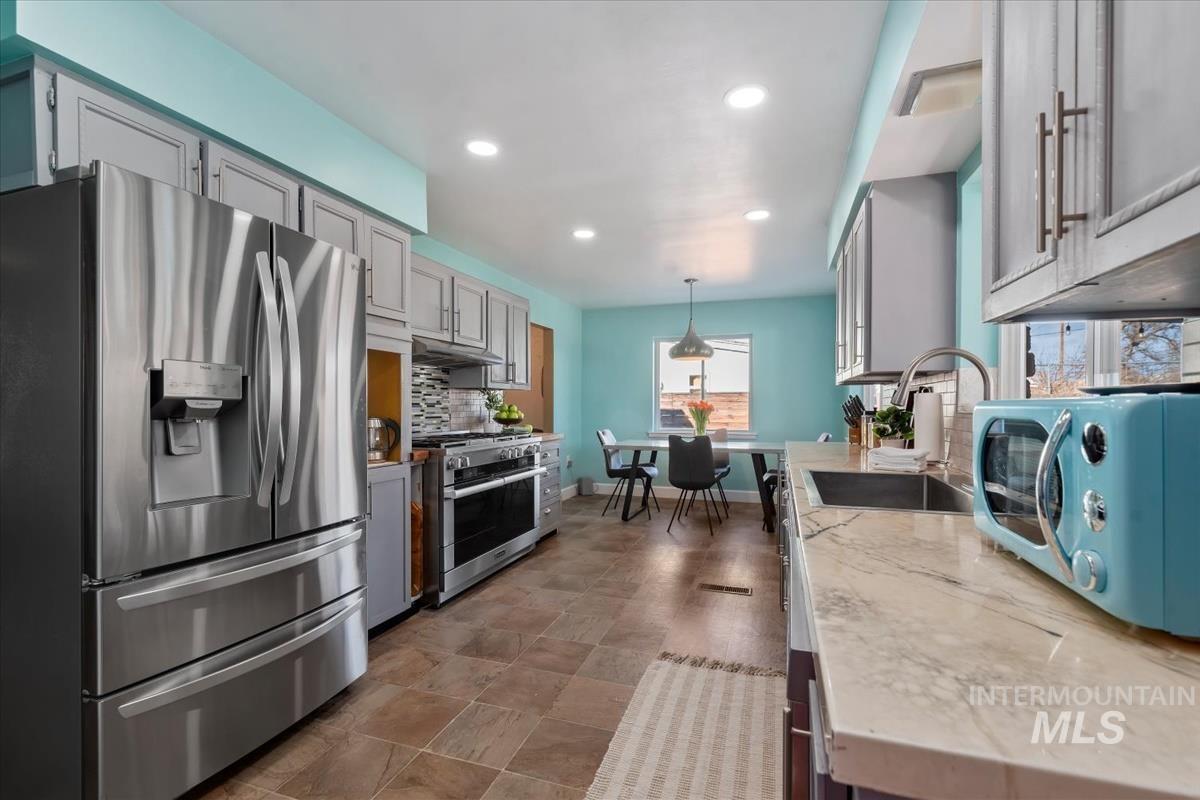 940 N 8th E, Mountain Home, Idaho 83647, 4 Bedrooms, 2 Bathrooms, Residential For Sale, Price $379,900,MLS 98977194