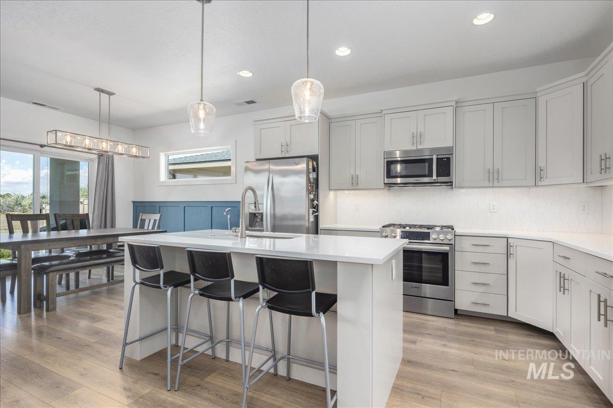 3705 S Julianite, Nampa, Idaho 83686, 3 Bedrooms, 2 Bathrooms, Residential For Sale, Price $519,000,MLS 98977196