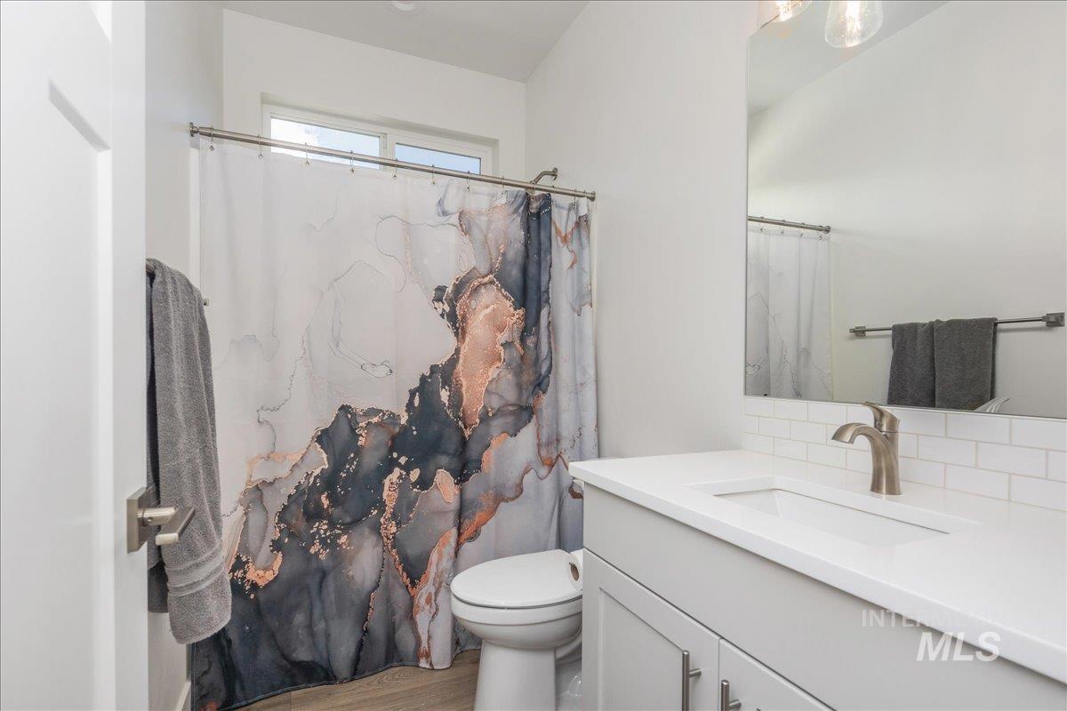 3705 S Julianite, Nampa, Idaho 83686, 3 Bedrooms, 2 Bathrooms, Residential For Sale, Price $519,000,MLS 98977196