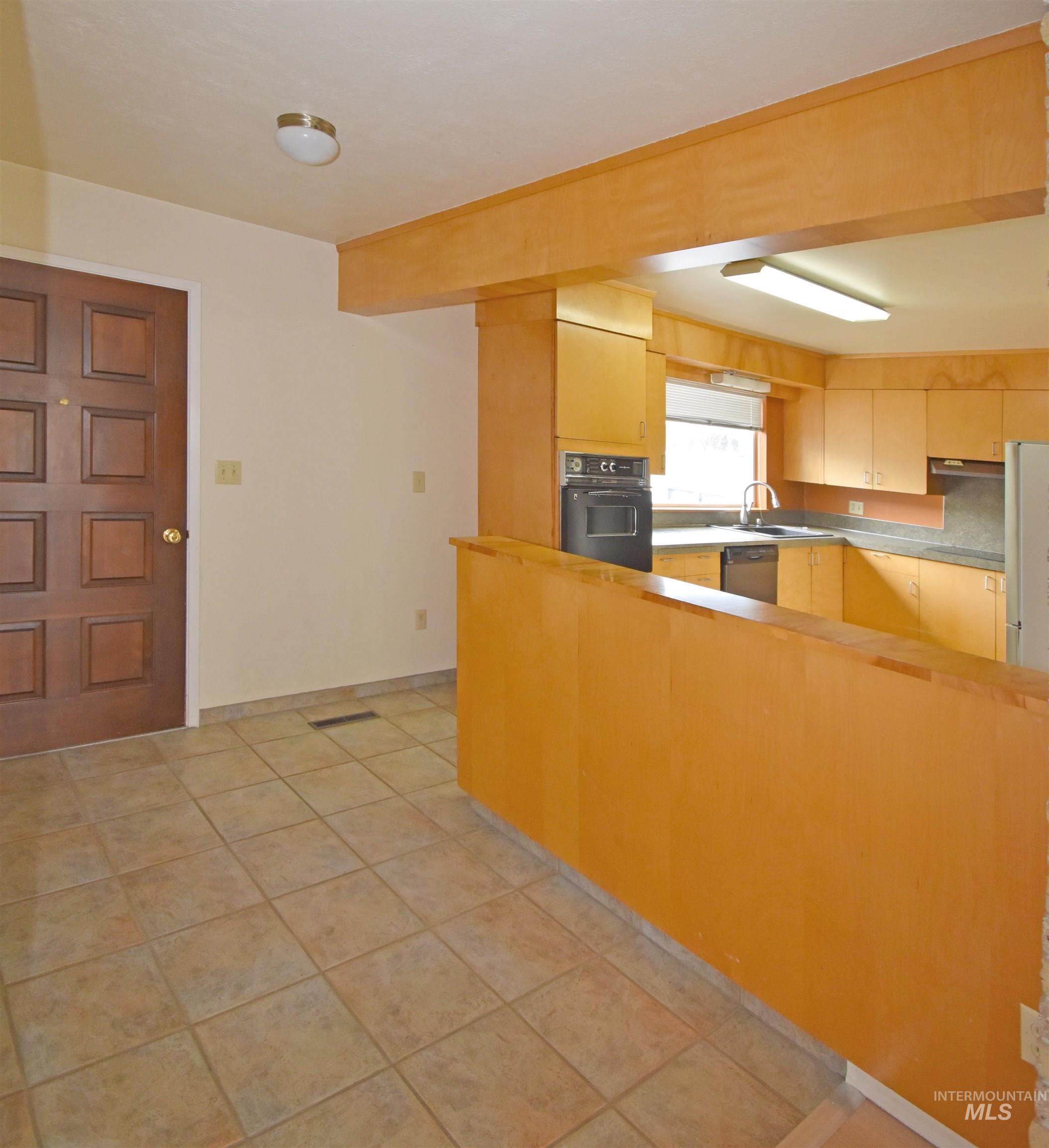 2311 14th Avenue, Lewiston, Idaho 83501, 3 Bedrooms, 2 Bathrooms, Residential For Sale, Price $330,000, 98977197