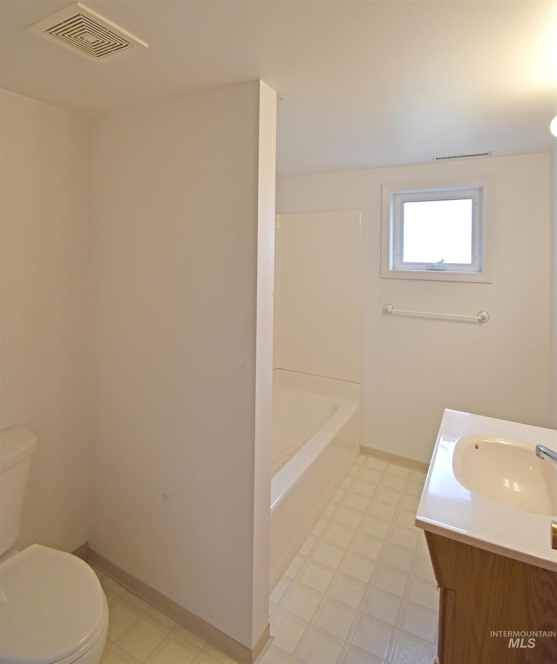 2311 14th Avenue, Lewiston, Idaho 83501, 3 Bedrooms, 2 Bathrooms, Residential For Sale, Price $330,000, 98977197