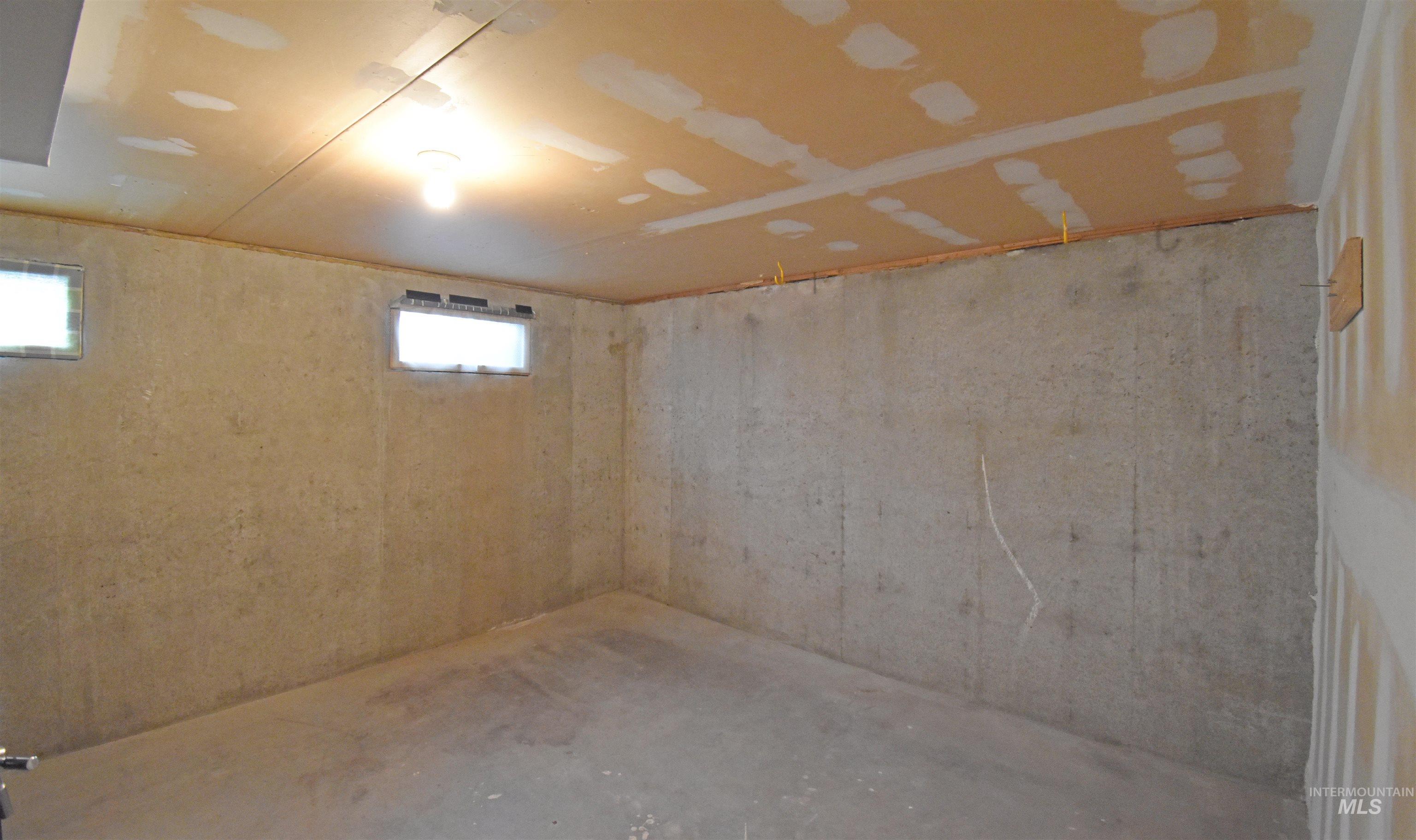 2311 14th Avenue, Lewiston, Idaho 83501, 3 Bedrooms, 2 Bathrooms, Residential For Sale, Price $330,000, 98977197