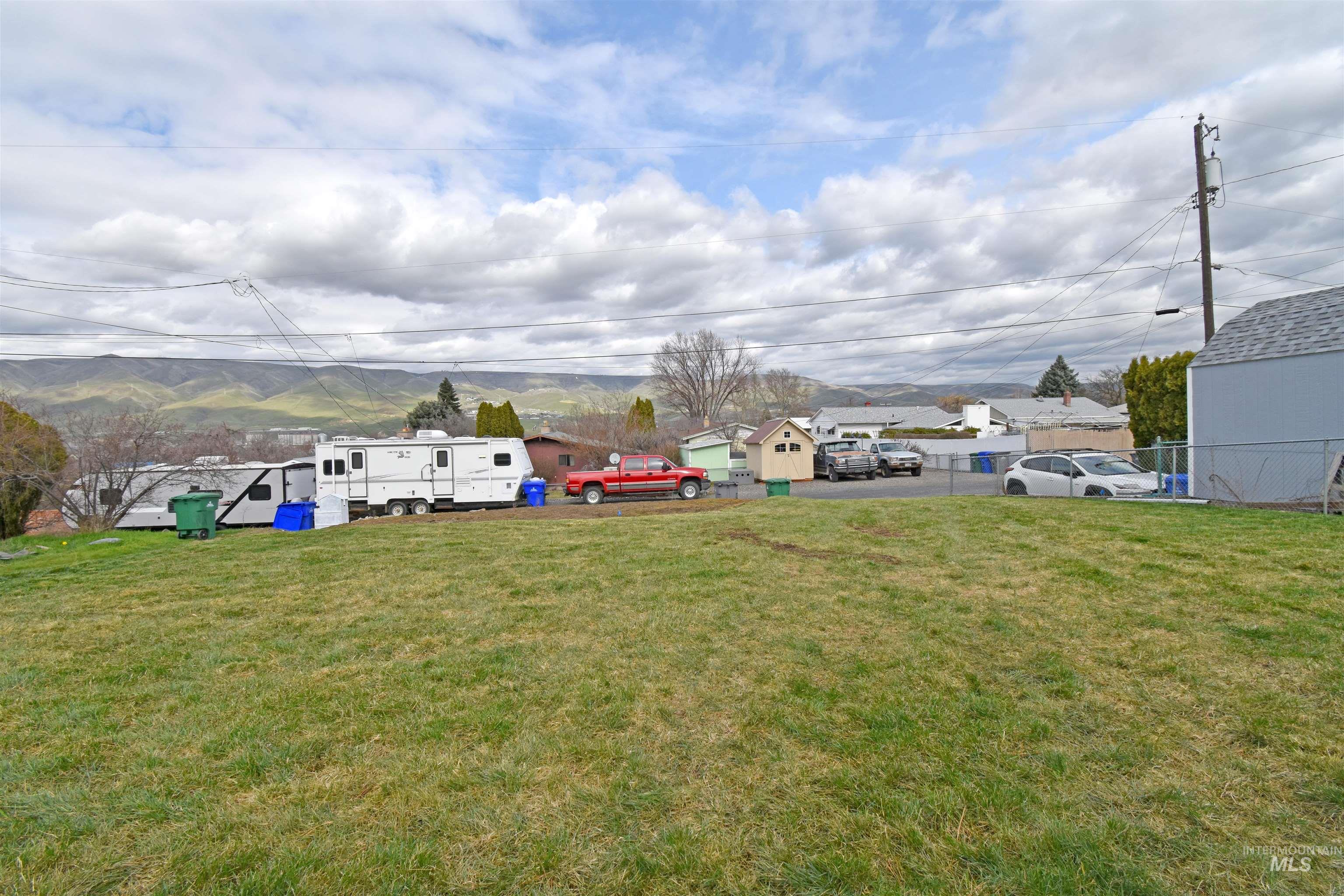 2311 14th Avenue, Lewiston, Idaho 83501, 3 Bedrooms, 2 Bathrooms, Residential For Sale, Price $330,000, 98977197