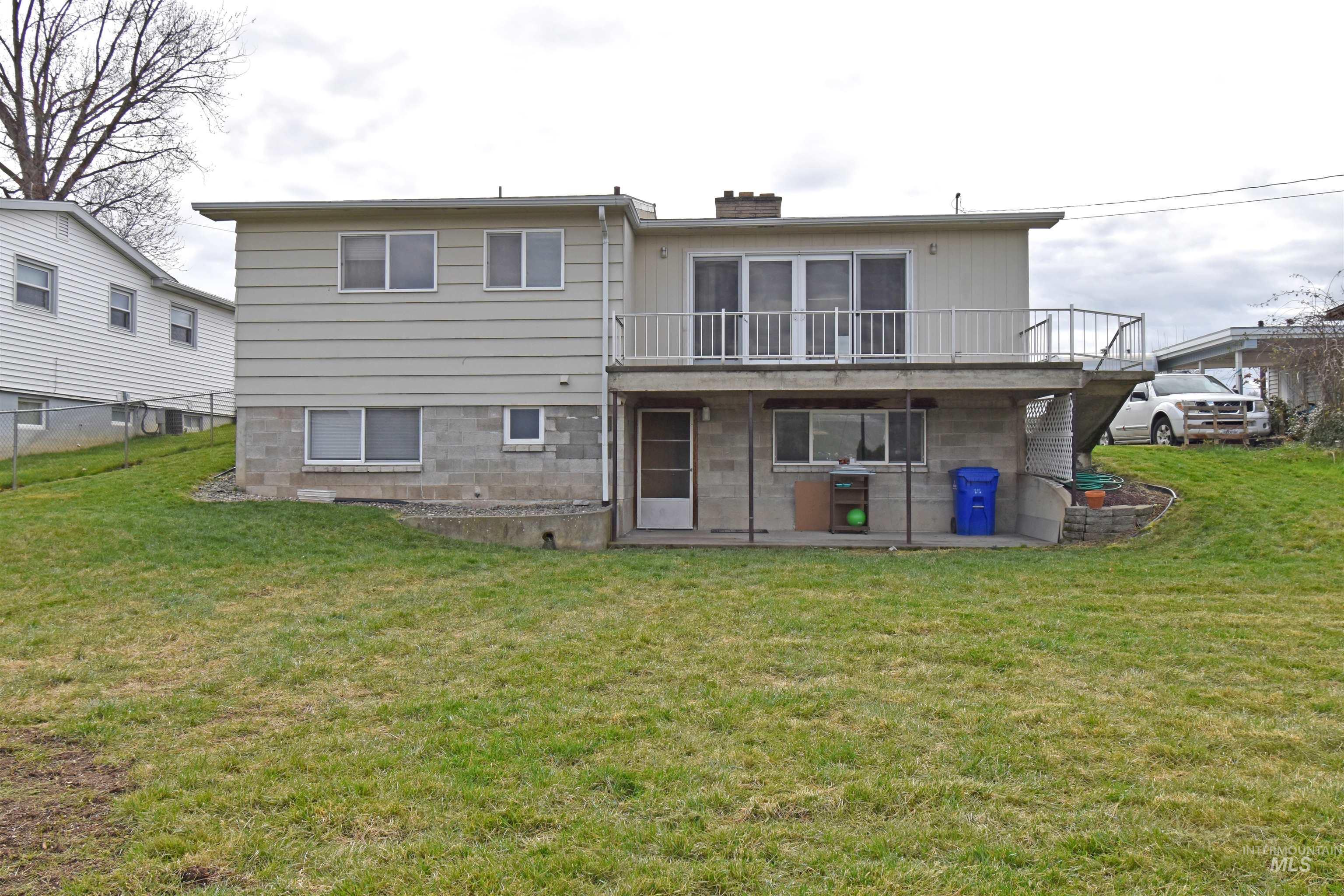 2311 14th Avenue, Lewiston, Idaho 83501, 3 Bedrooms, 2 Bathrooms, Residential For Sale, Price $330,000, 98977197