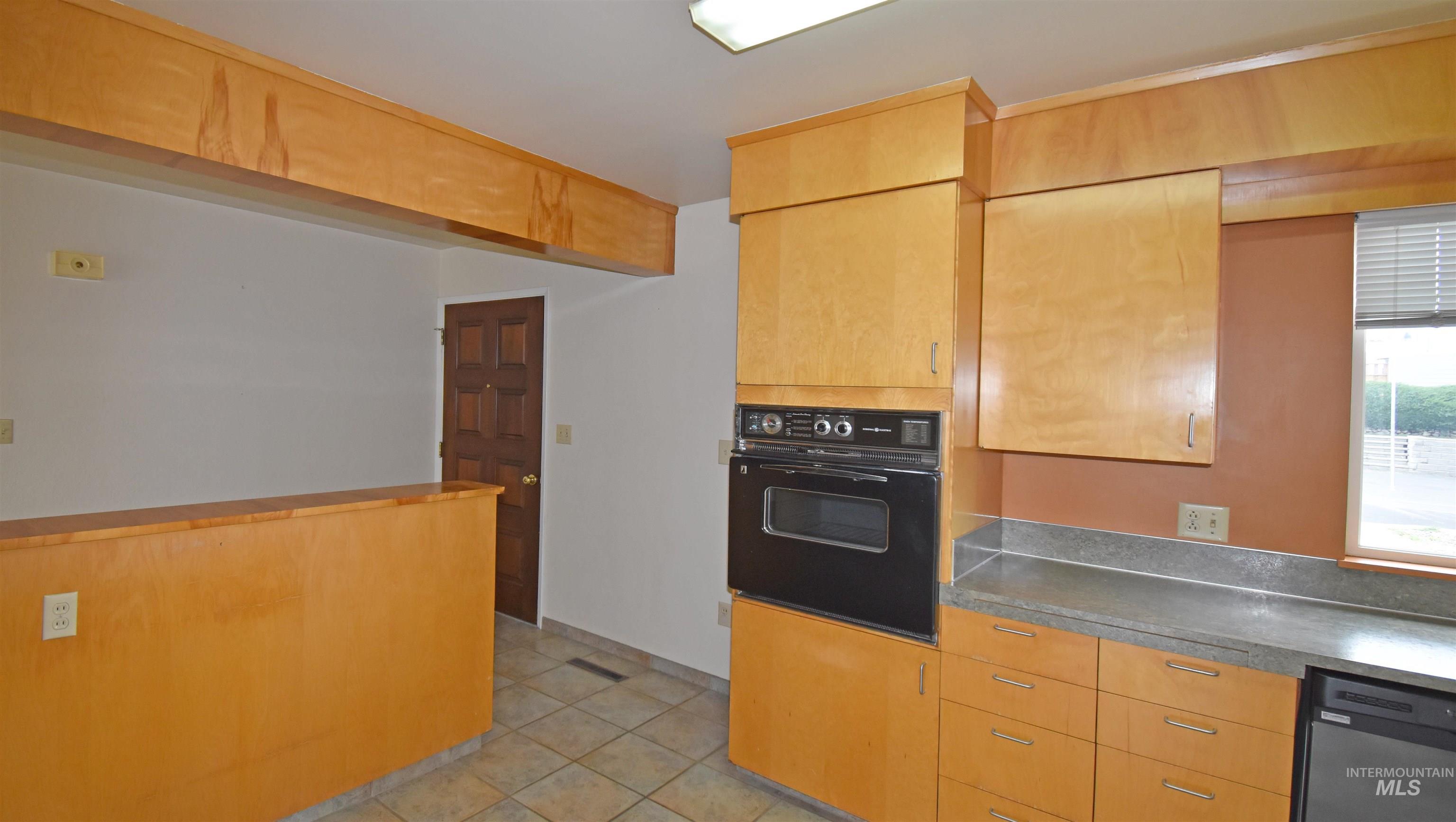 2311 14th Avenue, Lewiston, Idaho 83501, 3 Bedrooms, 2 Bathrooms, Residential For Sale, Price $330,000, 98977197