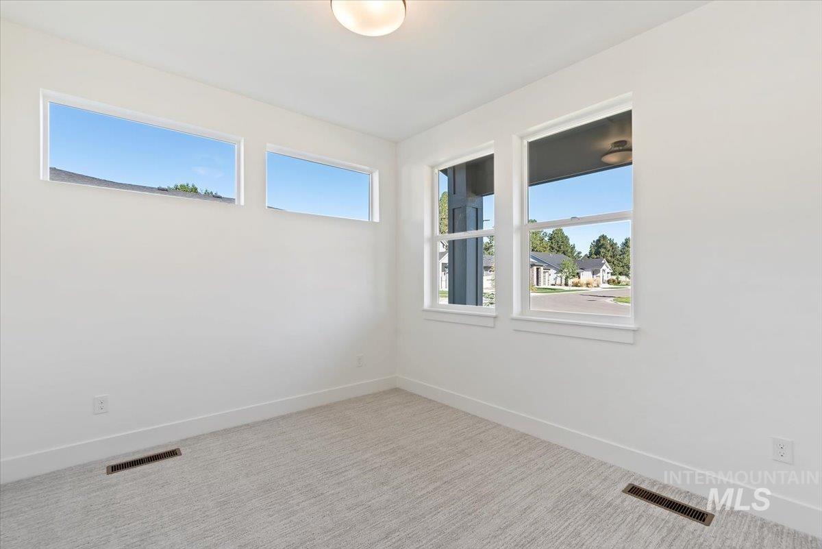 468 N Plainfield Ave, Eagle, Idaho 83616, 5 Bedrooms, 3.5 Bathrooms, Residential For Sale, Price $899,900,MLS 98977198