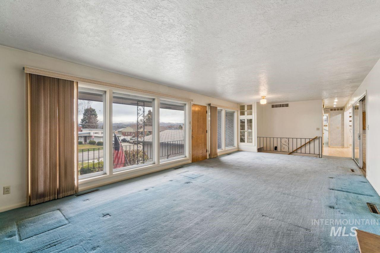 6419 W Randolph Drive, Boise, Idaho 83709, 3 Bedrooms, 2 Bathrooms, Residential For Sale, Price $550,000,MLS 98977199