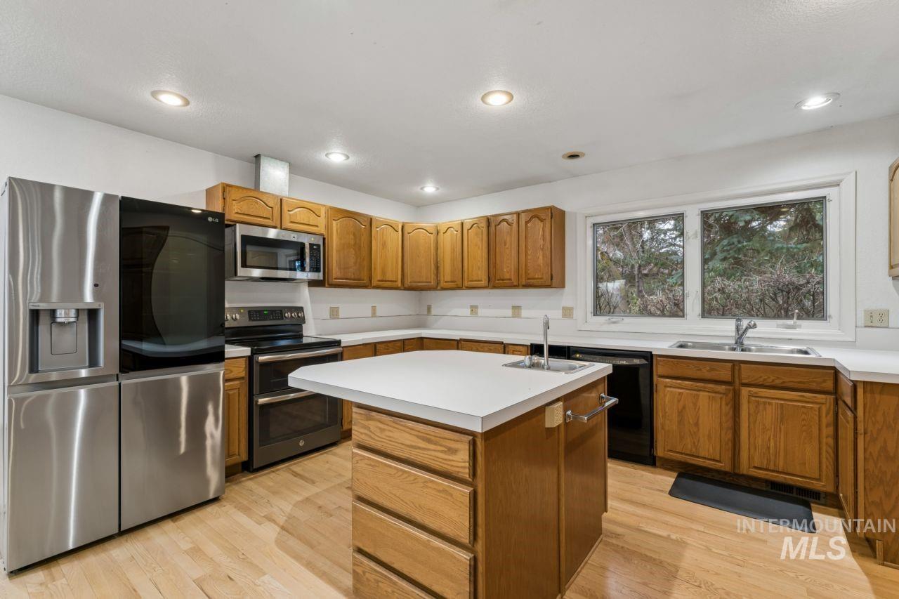 6419 W Randolph Drive, Boise, Idaho 83709, 3 Bedrooms, 2 Bathrooms, Residential For Sale, Price $550,000,MLS 98977199