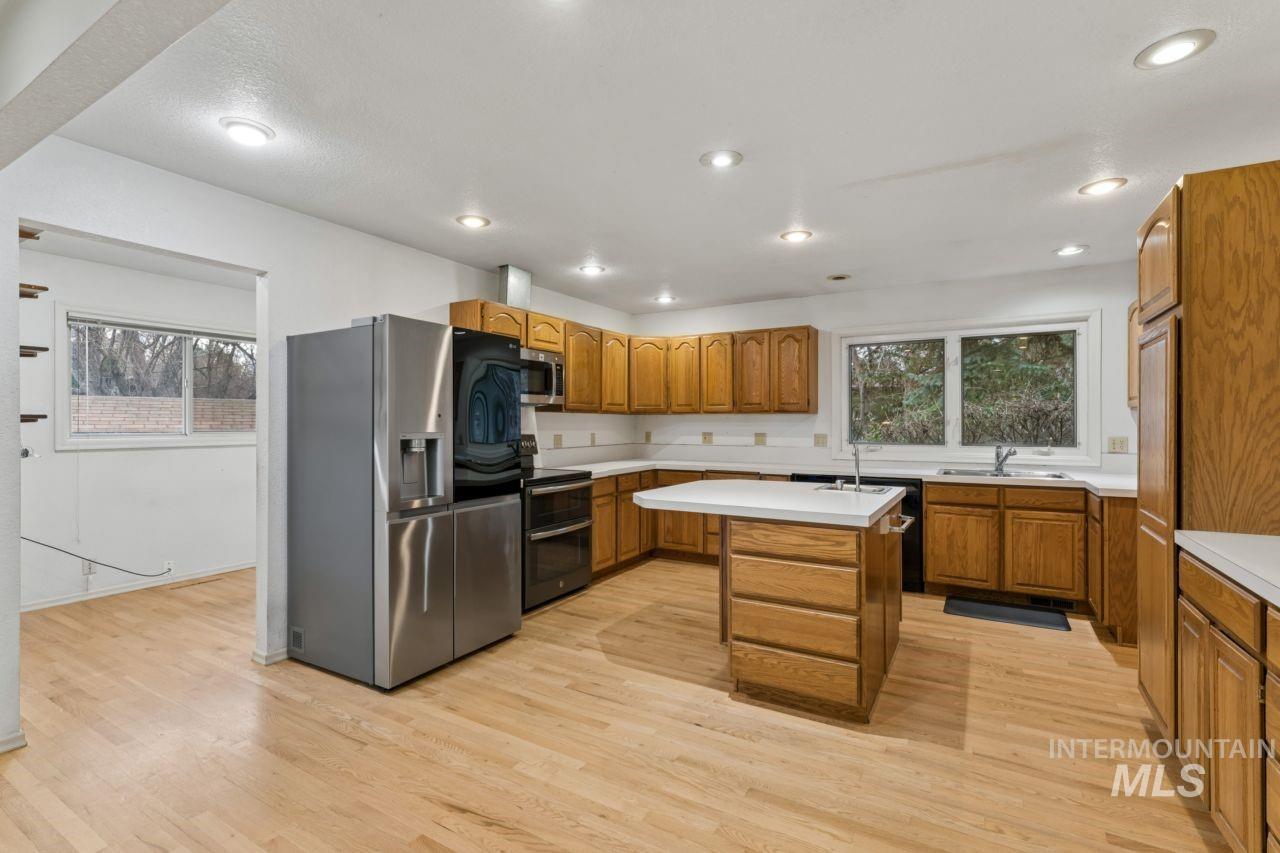 6419 W Randolph Drive, Boise, Idaho 83709, 3 Bedrooms, 2 Bathrooms, Residential For Sale, Price $550,000,MLS 98977199