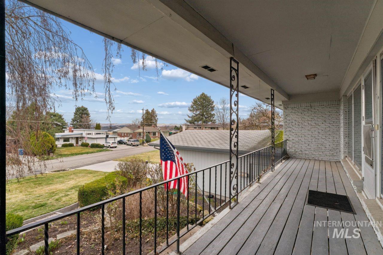 6419 W Randolph Drive, Boise, Idaho 83709, 3 Bedrooms, 2 Bathrooms, Residential For Sale, Price $550,000,MLS 98977199