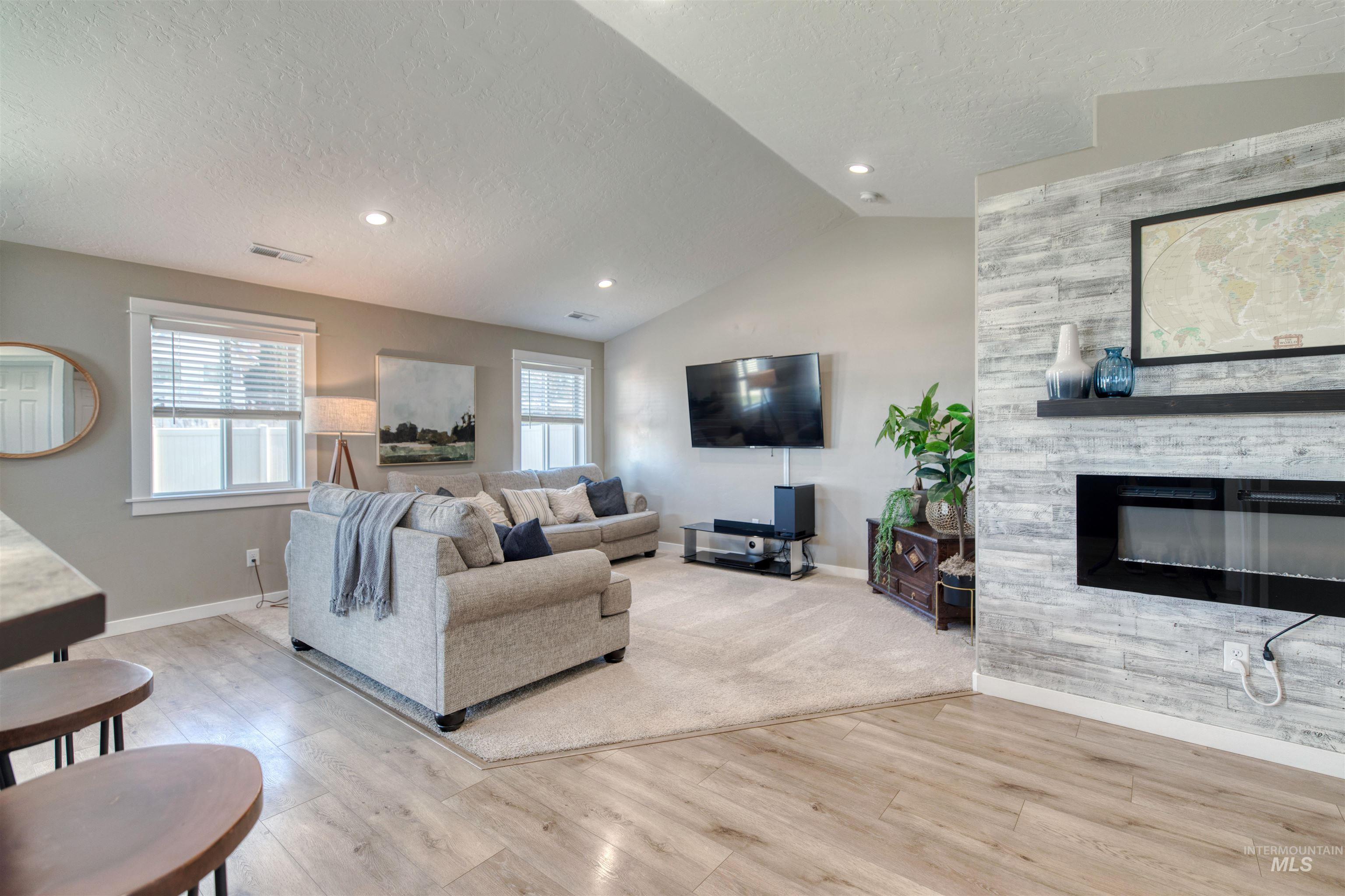 10600 W Cruser Dr, Boise, Idaho 83709, 3 Bedrooms, 2 Bathrooms, Residential For Sale, Price $445,000,MLS 98977200