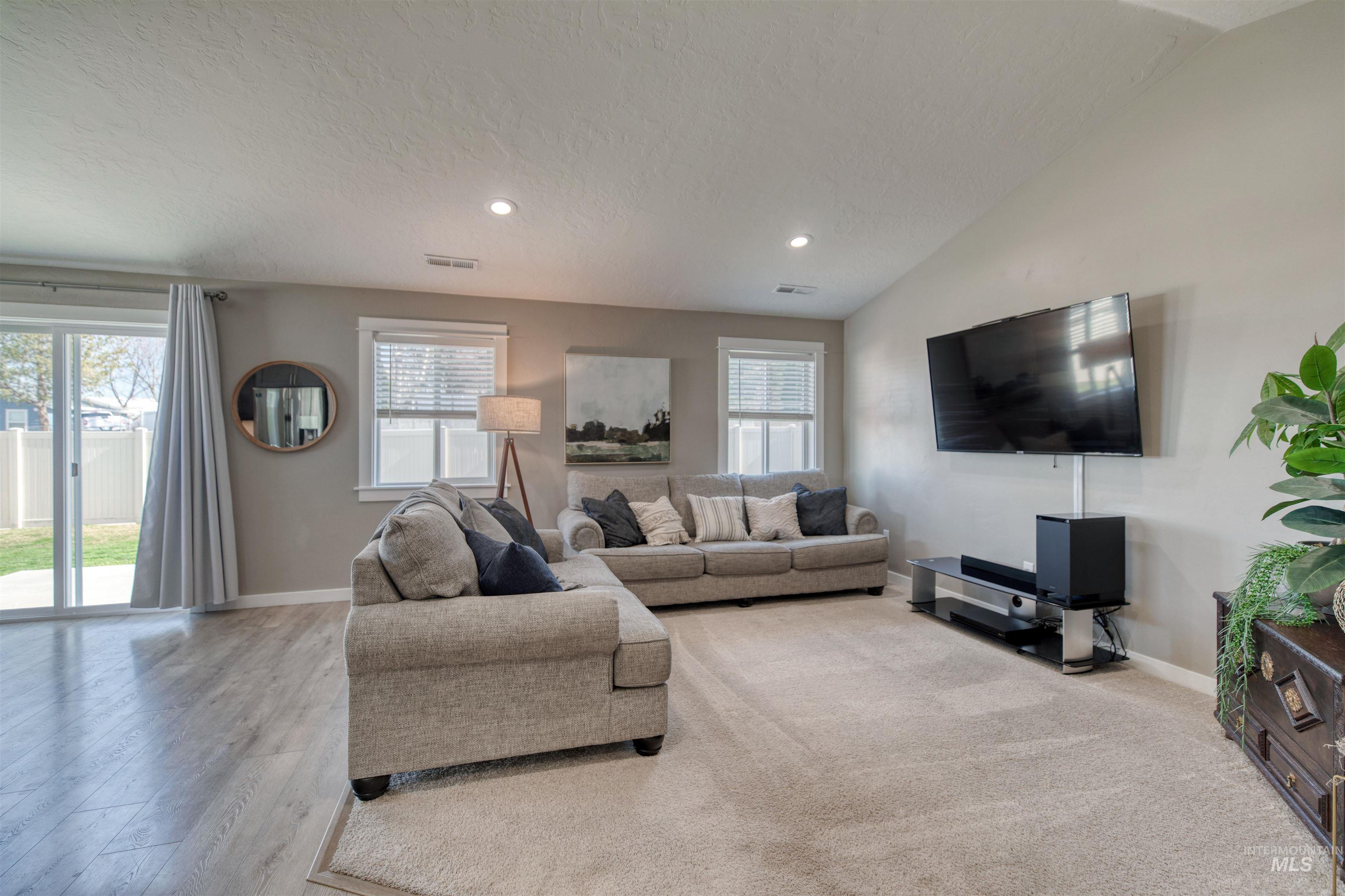 10600 W Cruser Dr, Boise, Idaho 83709, 3 Bedrooms, 2 Bathrooms, Residential For Sale, Price $445,000,MLS 98977200