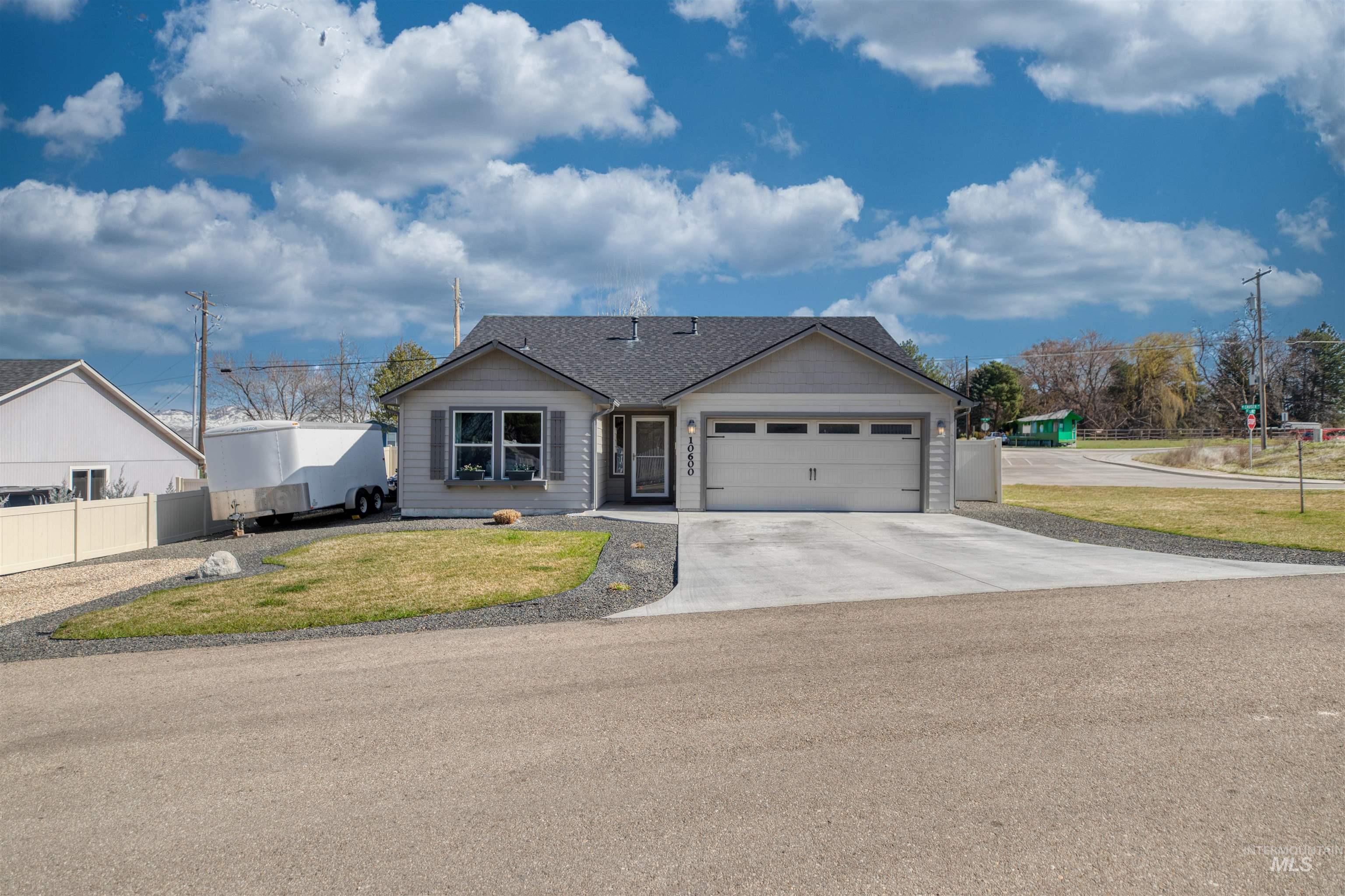 10600 W Cruser Dr, Boise, Idaho 83709, 3 Bedrooms, 2 Bathrooms, Residential For Sale, Price $445,000,MLS 98977200