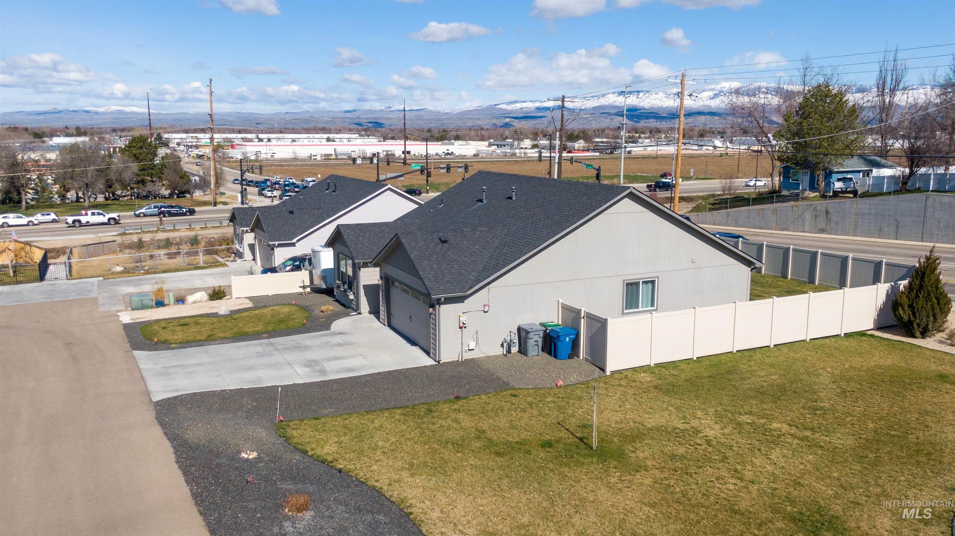 10600 W Cruser Dr, Boise, Idaho 83709, 3 Bedrooms, 2 Bathrooms, Residential For Sale, Price $445,000,MLS 98977200