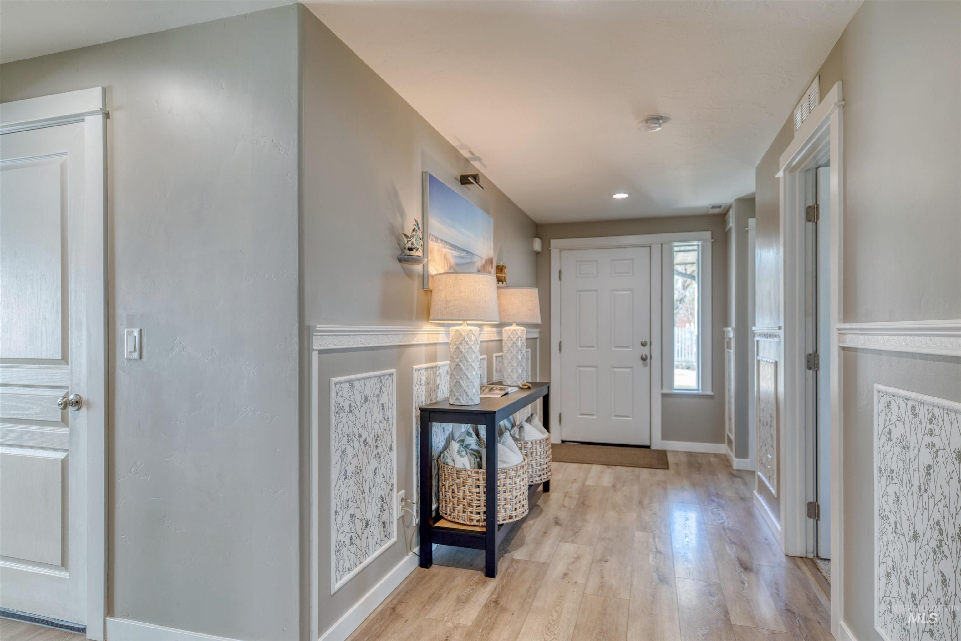 10600 W Cruser Dr, Boise, Idaho 83709, 3 Bedrooms, 2 Bathrooms, Residential For Sale, Price $445,000,MLS 98977200