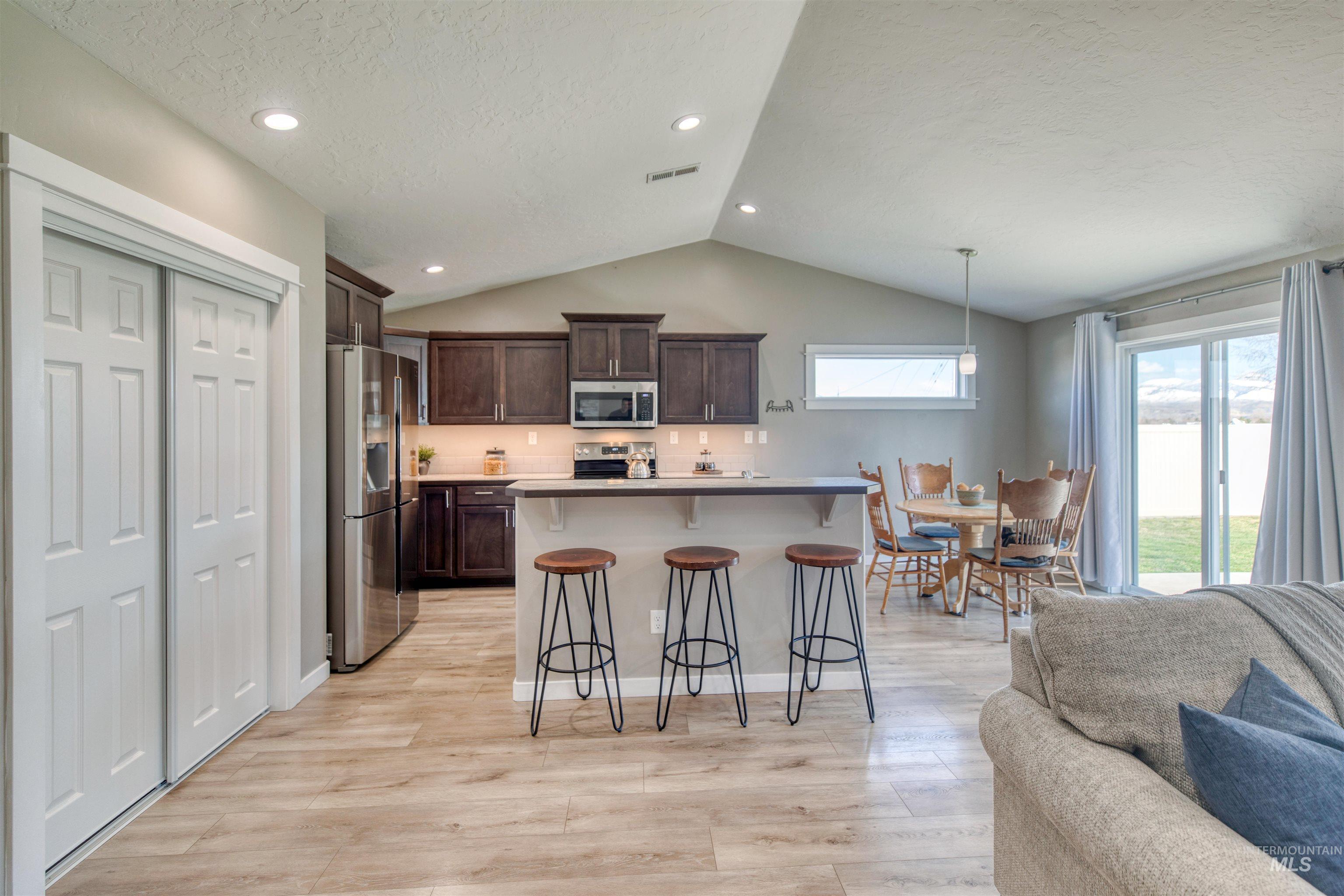 10600 W Cruser Dr, Boise, Idaho 83709, 3 Bedrooms, 2 Bathrooms, Residential For Sale, Price $445,000,MLS 98977200