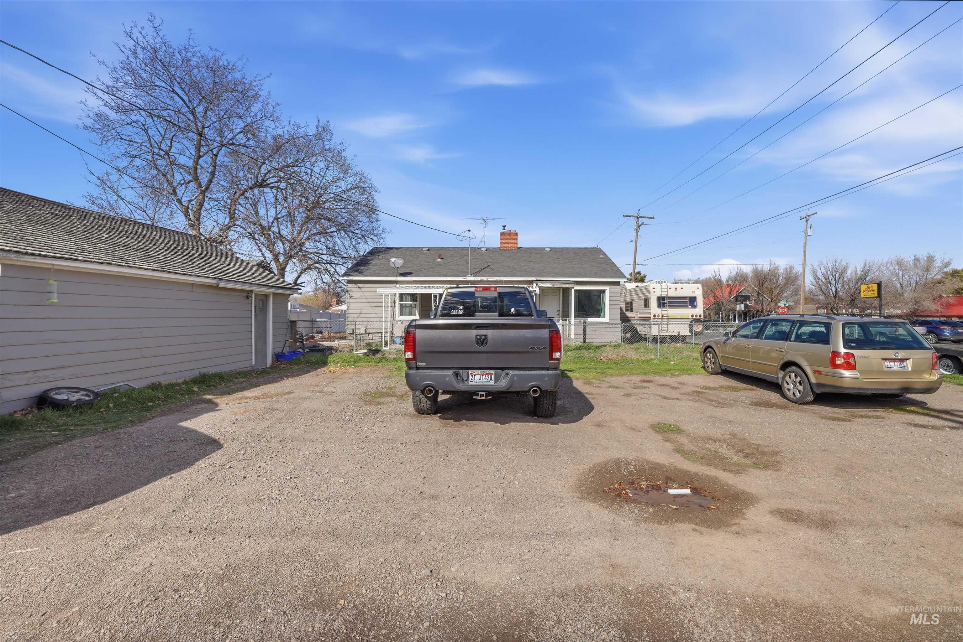 1644 Addison Ave E, Twin Falls, Idaho 83301, 3 Bedrooms, 2 Bathrooms, Residential Income For Sale, Price $399,900,MLS 98977207