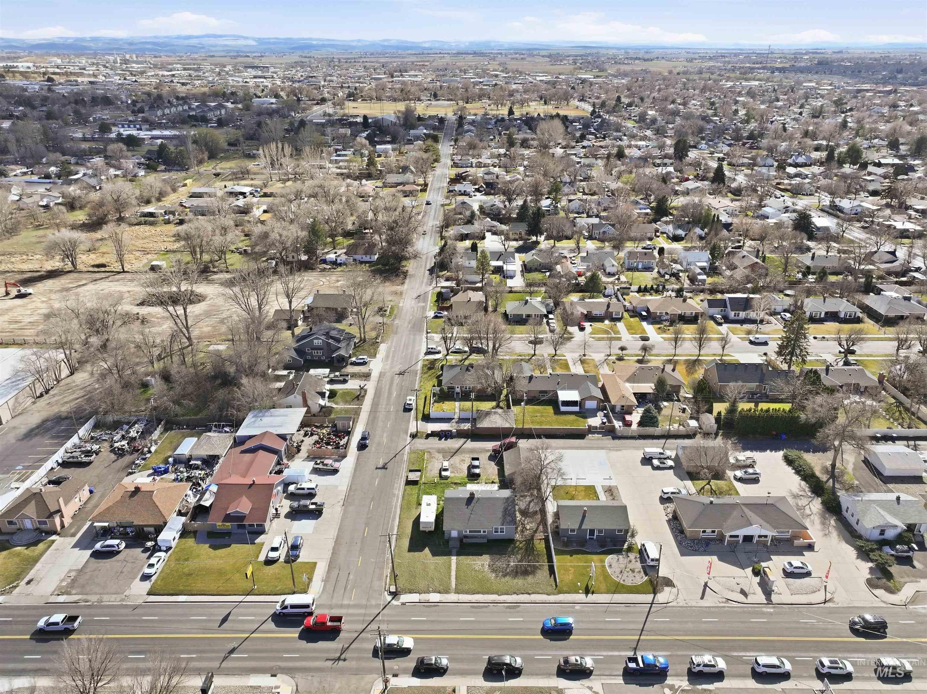 1644 Addison Ave E, Twin Falls, Idaho 83301, 3 Bedrooms, 2 Bathrooms, Residential Income For Sale, Price $399,900,MLS 98977207