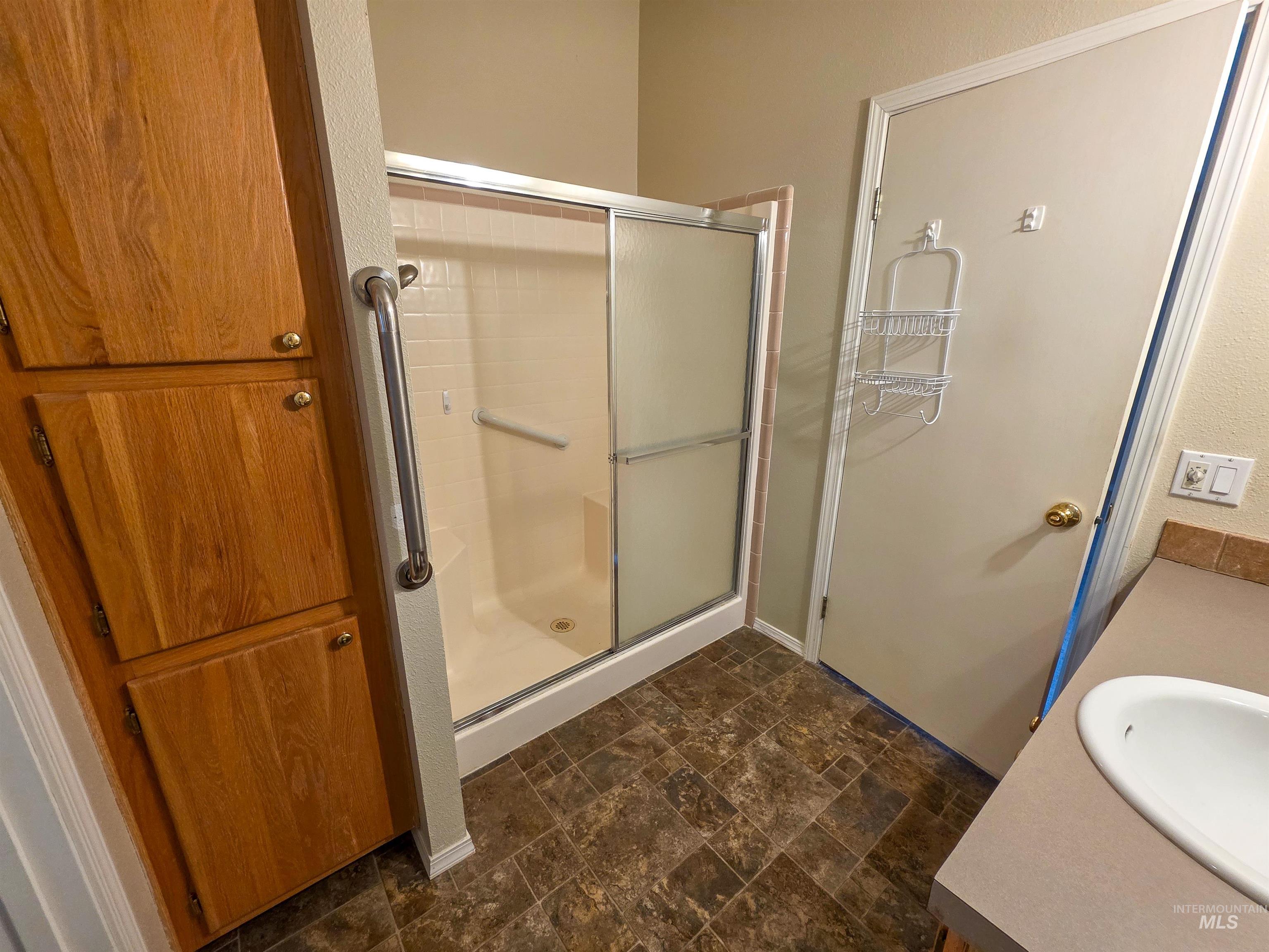 2034 Powers Ave, Lewiston, Idaho 83501-4443, 3 Bedrooms, 2 Bathrooms, Residential For Sale, Price $159,999, 98977211