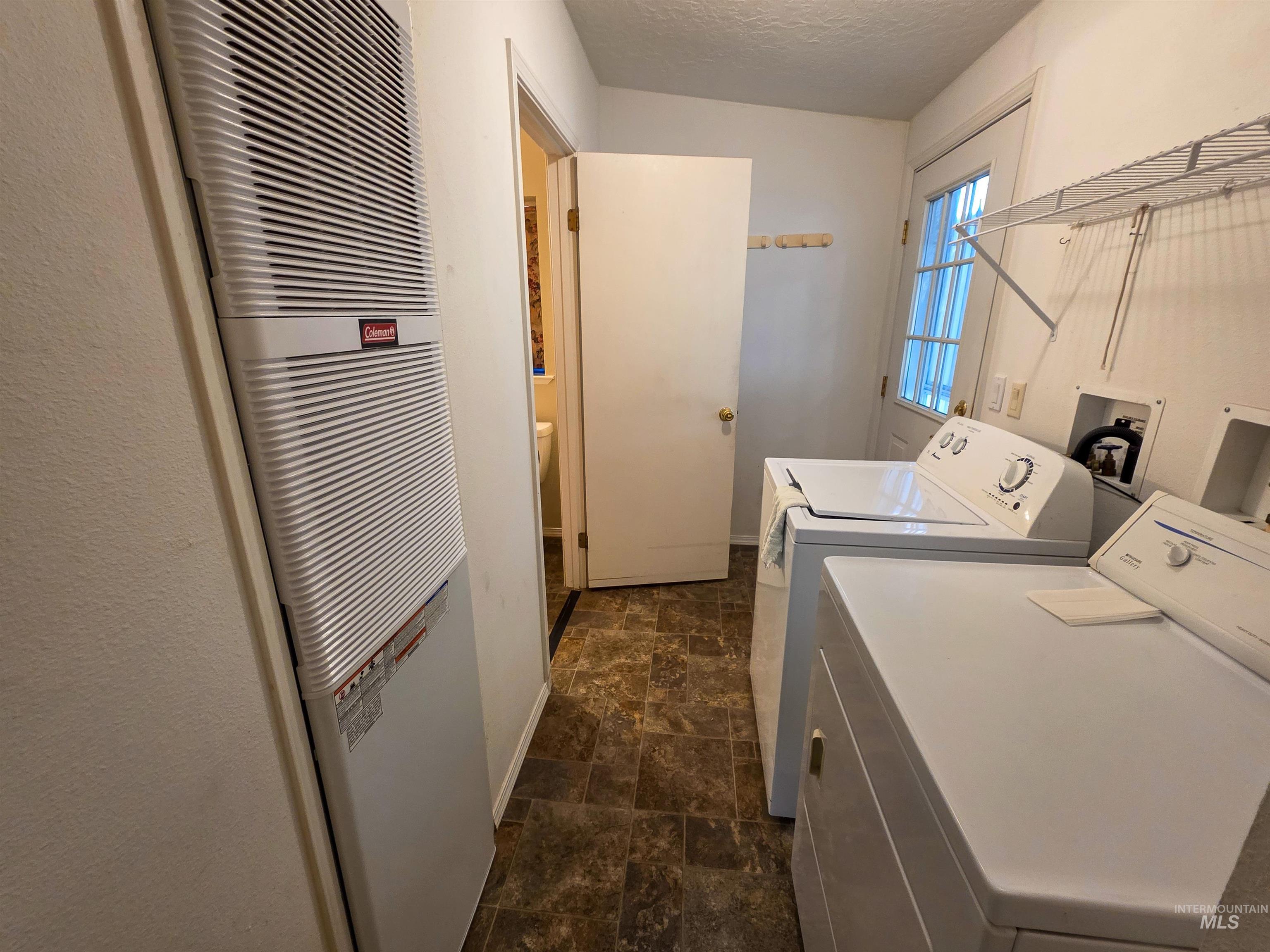 2034 Powers Ave, Lewiston, Idaho 83501-4443, 3 Bedrooms, 2 Bathrooms, Residential For Sale, Price $159,999, 98977211