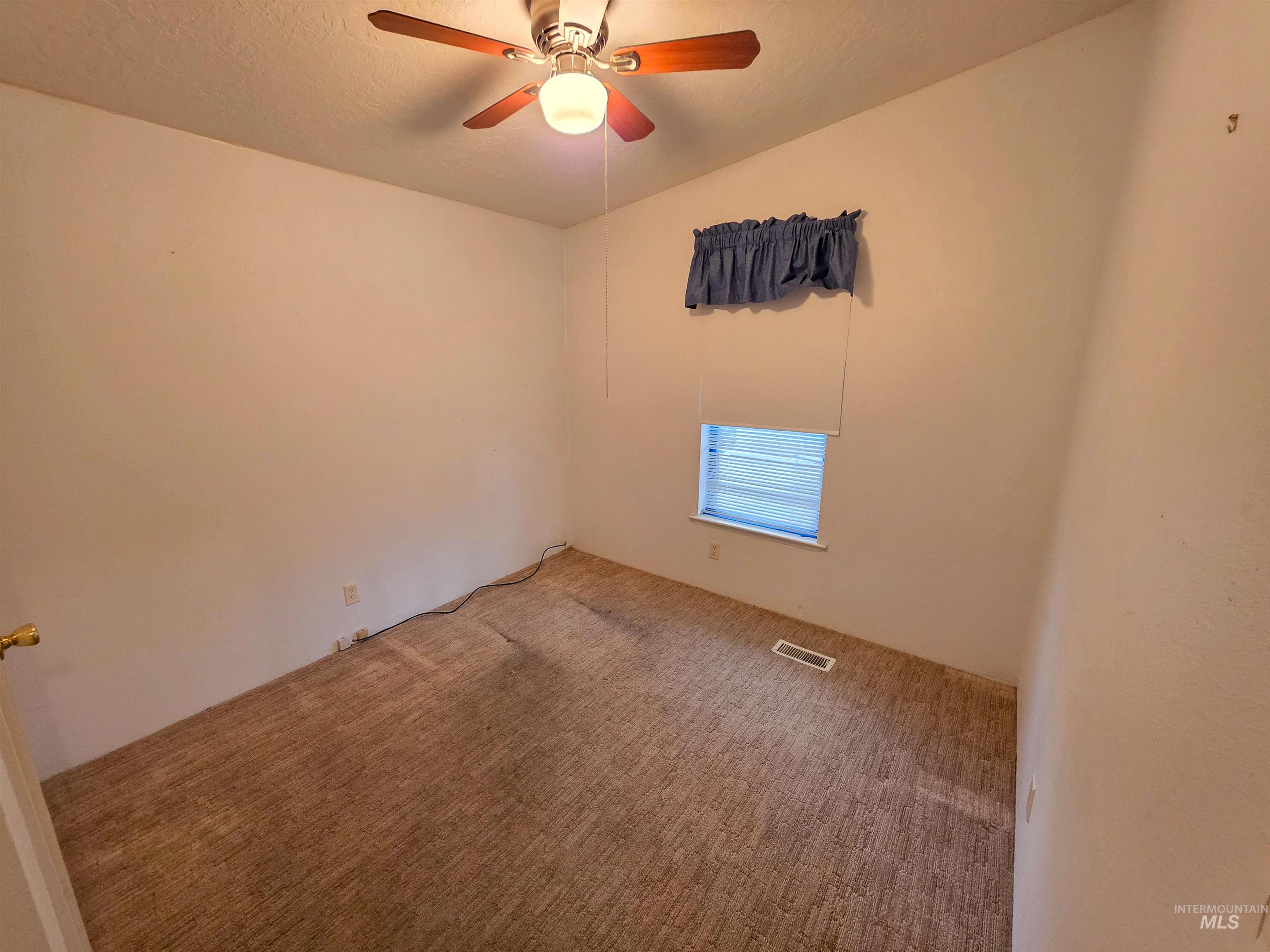 2034 Powers Ave, Lewiston, Idaho 83501-4443, 3 Bedrooms, 2 Bathrooms, Residential For Sale, Price $159,999, 98977211