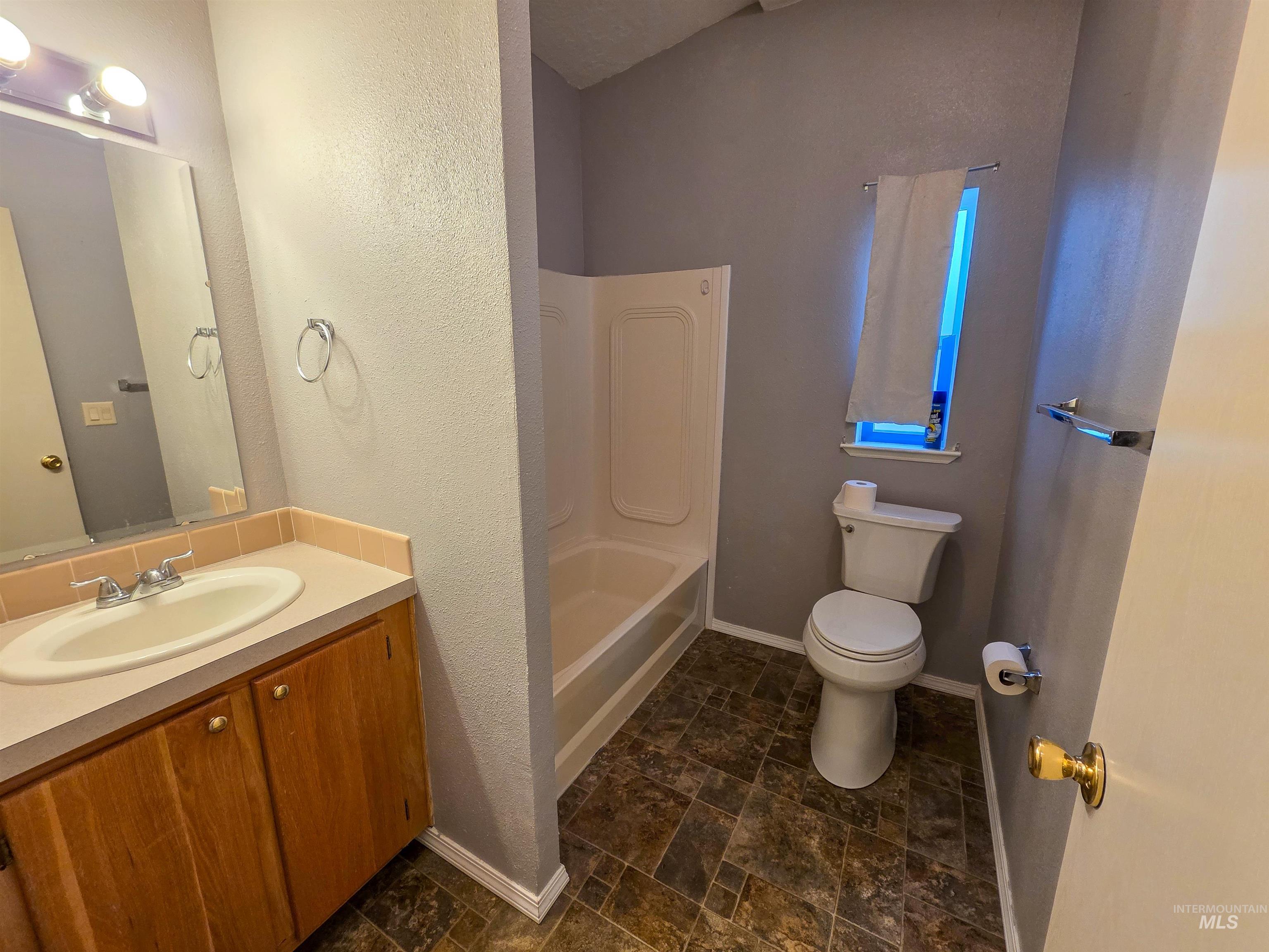 2034 Powers Ave, Lewiston, Idaho 83501-4443, 3 Bedrooms, 2 Bathrooms, Residential For Sale, Price $159,999, 98977211