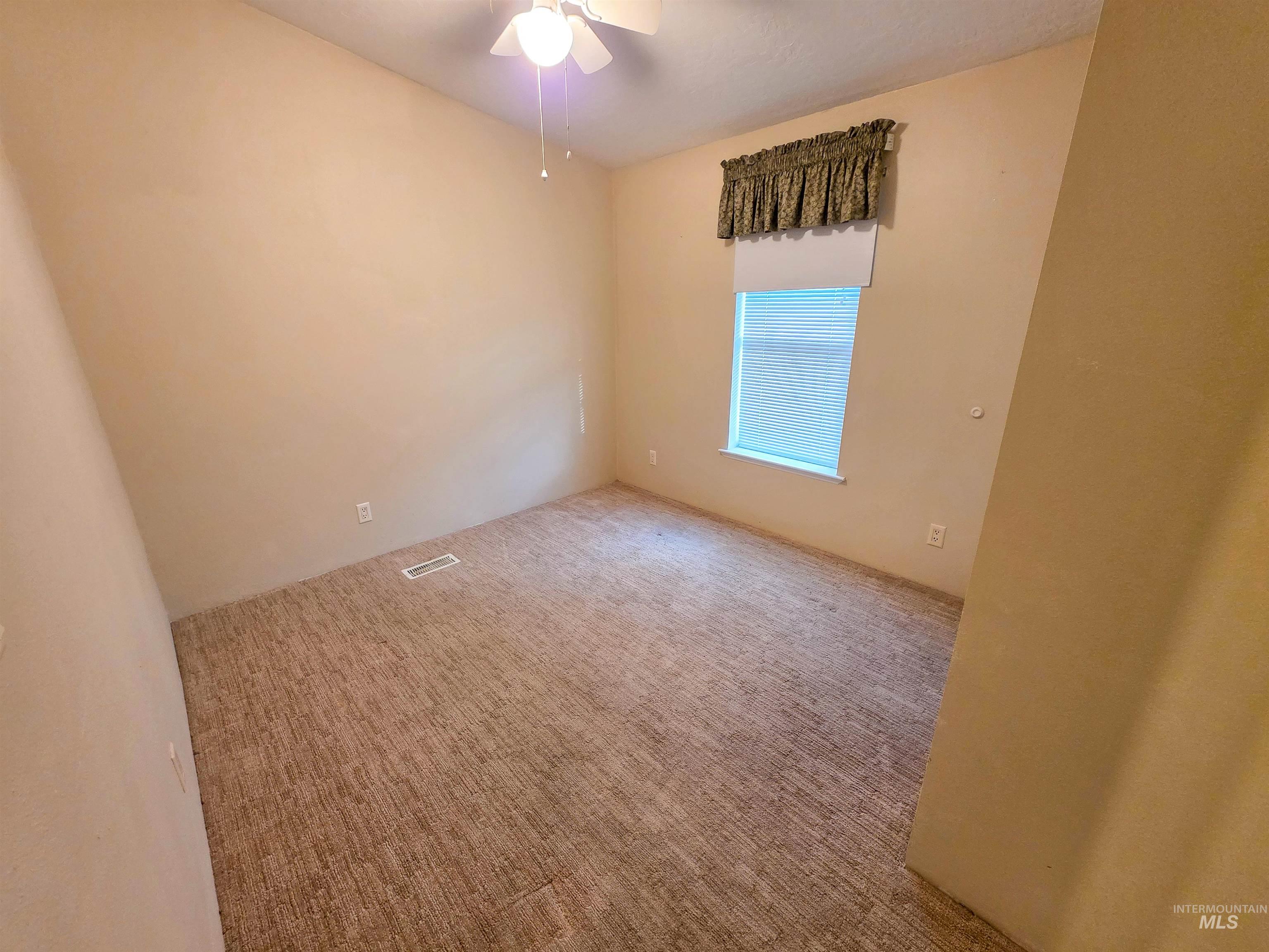 2034 Powers Ave, Lewiston, Idaho 83501-4443, 3 Bedrooms, 2 Bathrooms, Residential For Sale, Price $159,999, 98977211