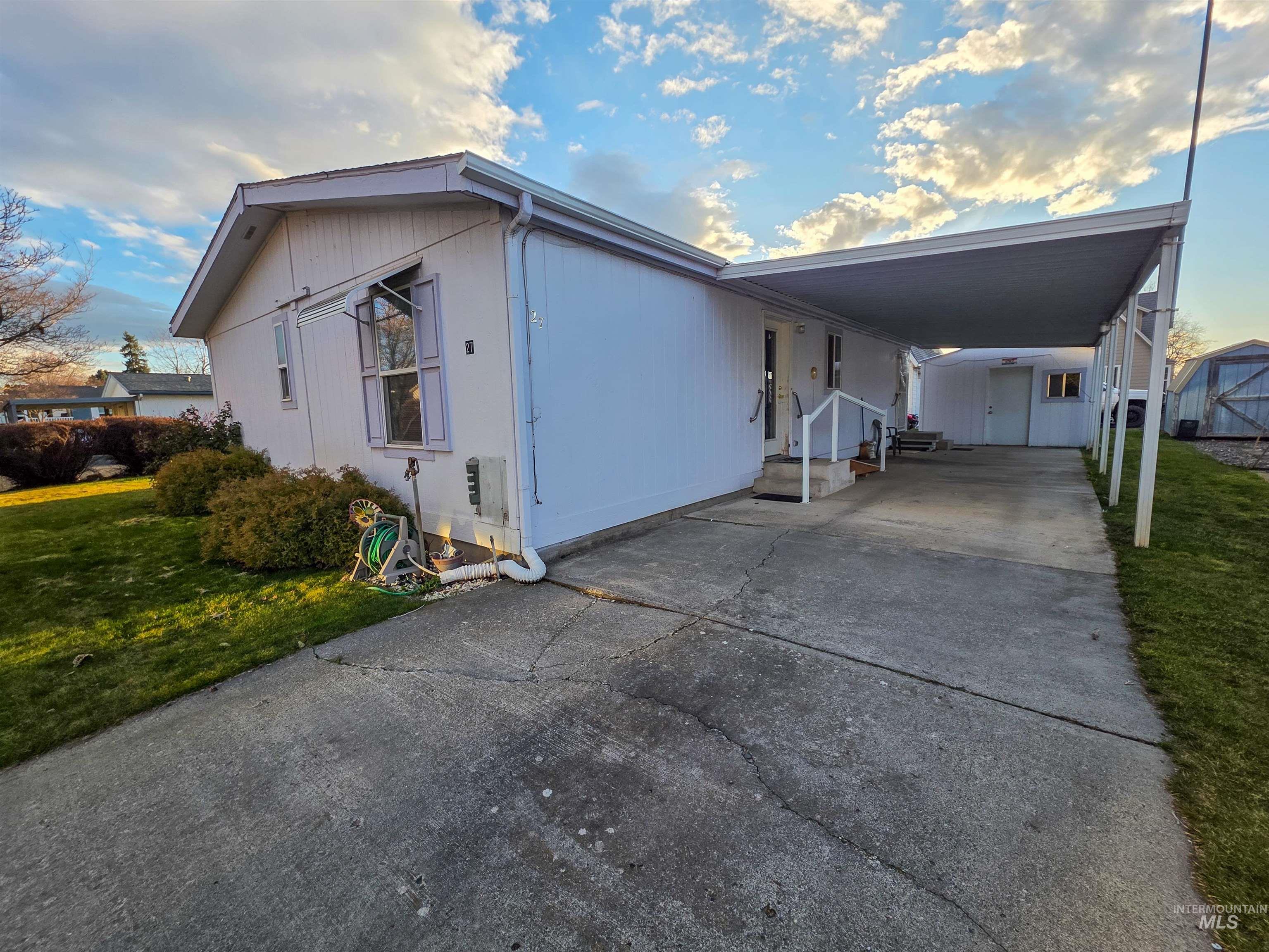 2034 Powers Ave, Lewiston, Idaho 83501-4443, 3 Bedrooms, 2 Bathrooms, Residential For Sale, Price $159,999, 98977211
