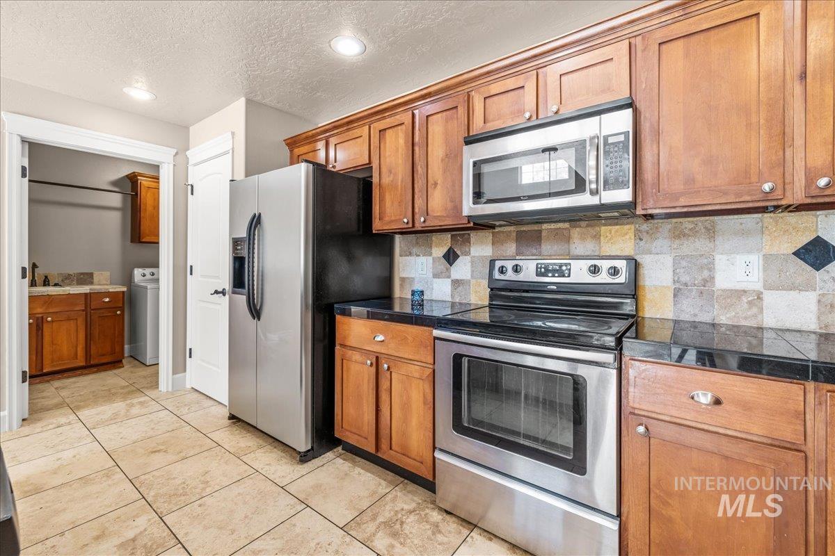 2476 S Amaya Lane, Boise, Idaho 83709, 4 Bedrooms, 3 Bathrooms, Residential For Sale, Price $444,900,MLS 98977216