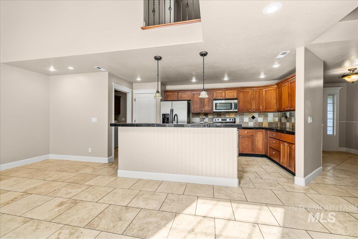 2476 S Amaya Lane, Boise, Idaho 83709, 4 Bedrooms, 3 Bathrooms, Residential For Sale, Price $444,900,MLS 98977216