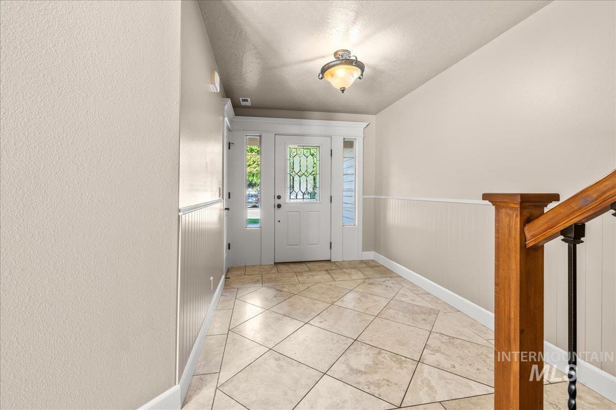 2476 S Amaya Lane, Boise, Idaho 83709, 4 Bedrooms, 3 Bathrooms, Residential For Sale, Price $444,900,MLS 98977216