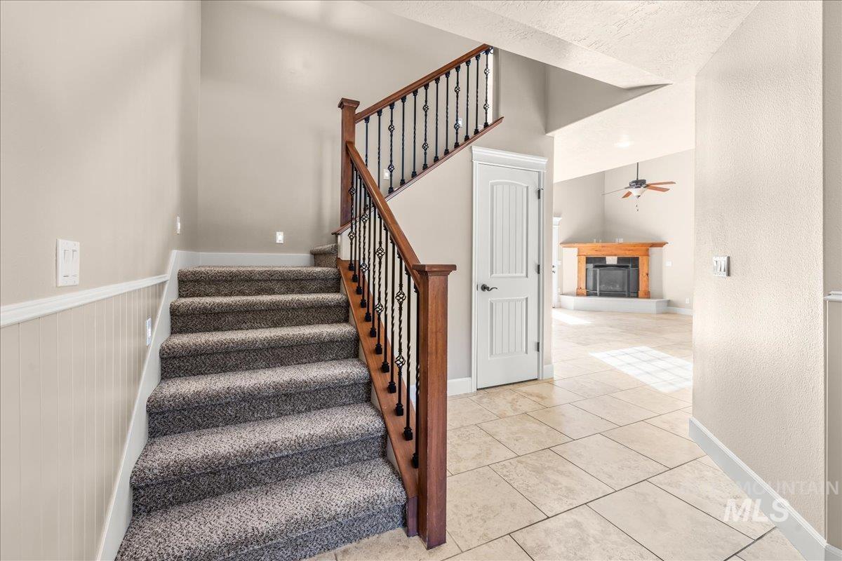 2476 S Amaya Lane, Boise, Idaho 83709, 4 Bedrooms, 3 Bathrooms, Residential For Sale, Price $444,900,MLS 98977216