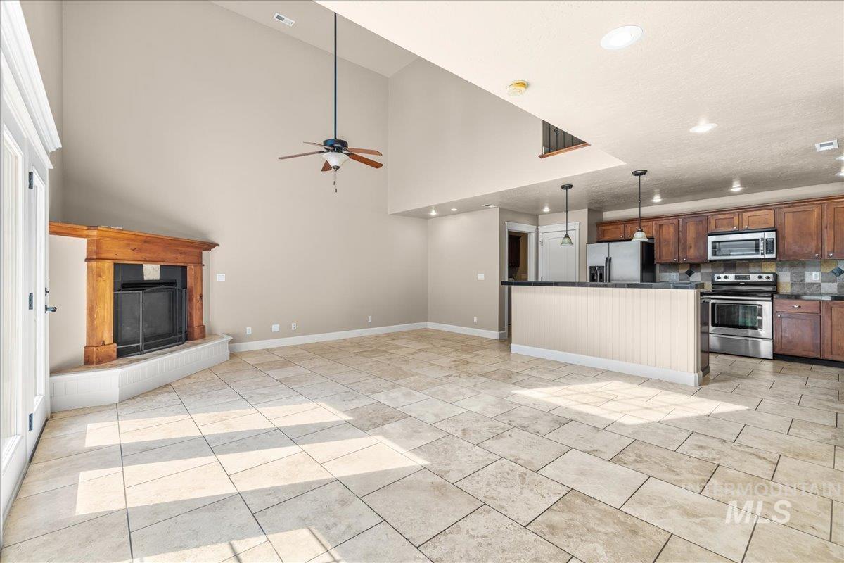 2476 S Amaya Lane, Boise, Idaho 83709, 4 Bedrooms, 3 Bathrooms, Residential For Sale, Price $444,900,MLS 98977216