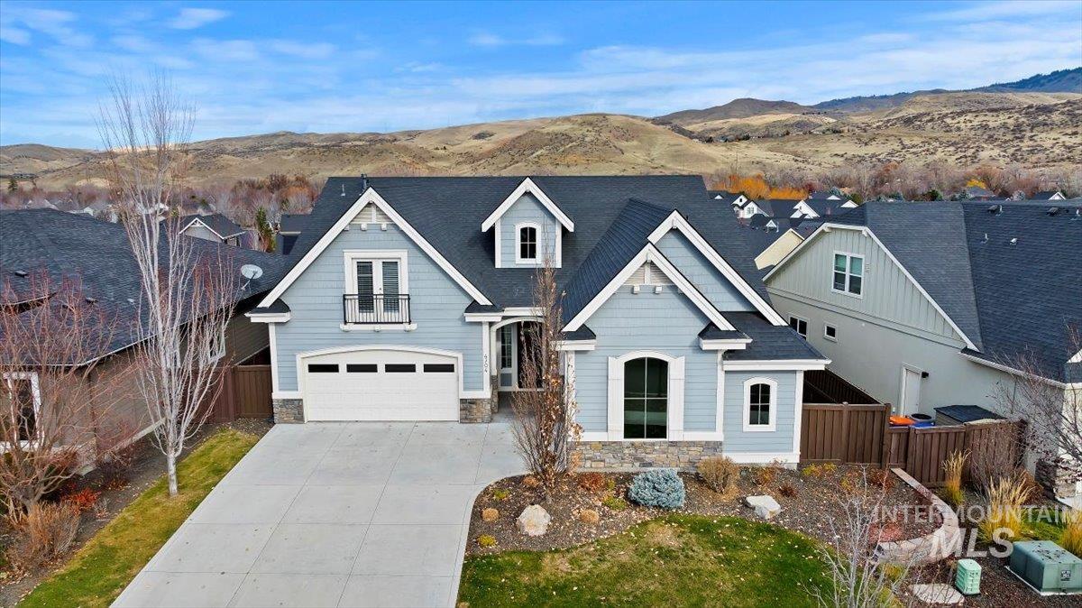 4704 W Barnview Drive, Boise, Idaho 83714, 3 Bedrooms, 3 Bathrooms, Residential For Sale, Price $875,000,MLS 98977217