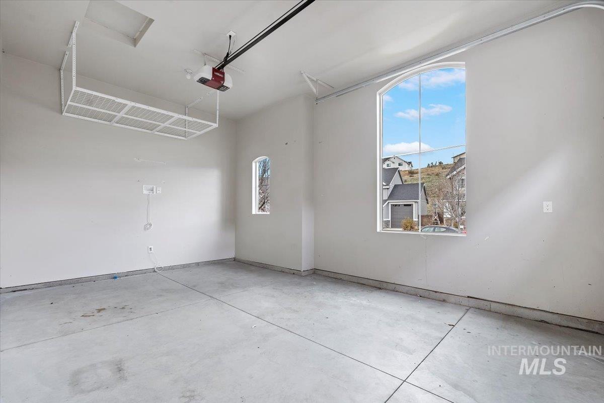 4704 W Barnview Drive, Boise, Idaho 83714, 3 Bedrooms, 3 Bathrooms, Residential For Sale, Price $875,000,MLS 98977217