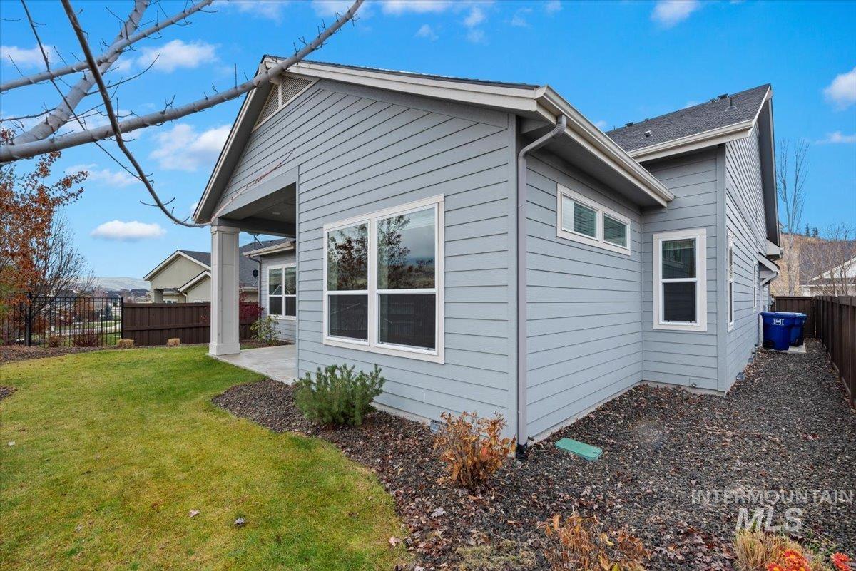 4704 W Barnview Drive, Boise, Idaho 83714, 3 Bedrooms, 3 Bathrooms, Residential For Sale, Price $875,000,MLS 98977217