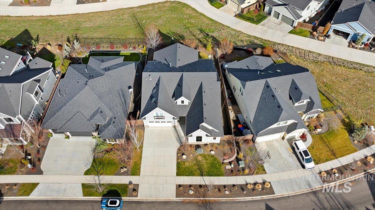 4704 W Barnview Drive, Boise, Idaho 83714, 3 Bedrooms, 3 Bathrooms, Residential For Sale, Price $875,000,MLS 98977217