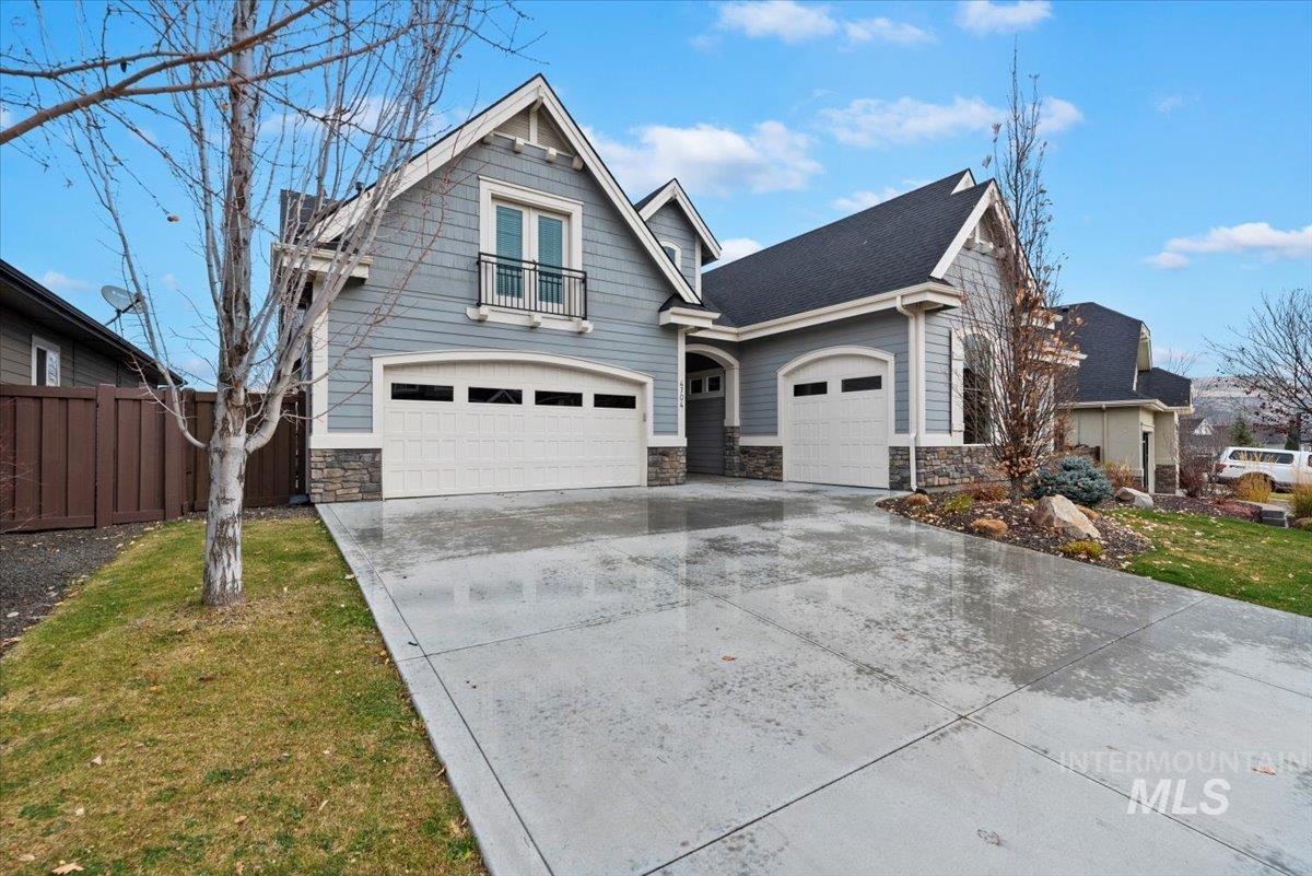 4704 W Barnview Drive, Boise, Idaho 83714, 3 Bedrooms, 3 Bathrooms, Residential For Sale, Price $875,000,MLS 98977217