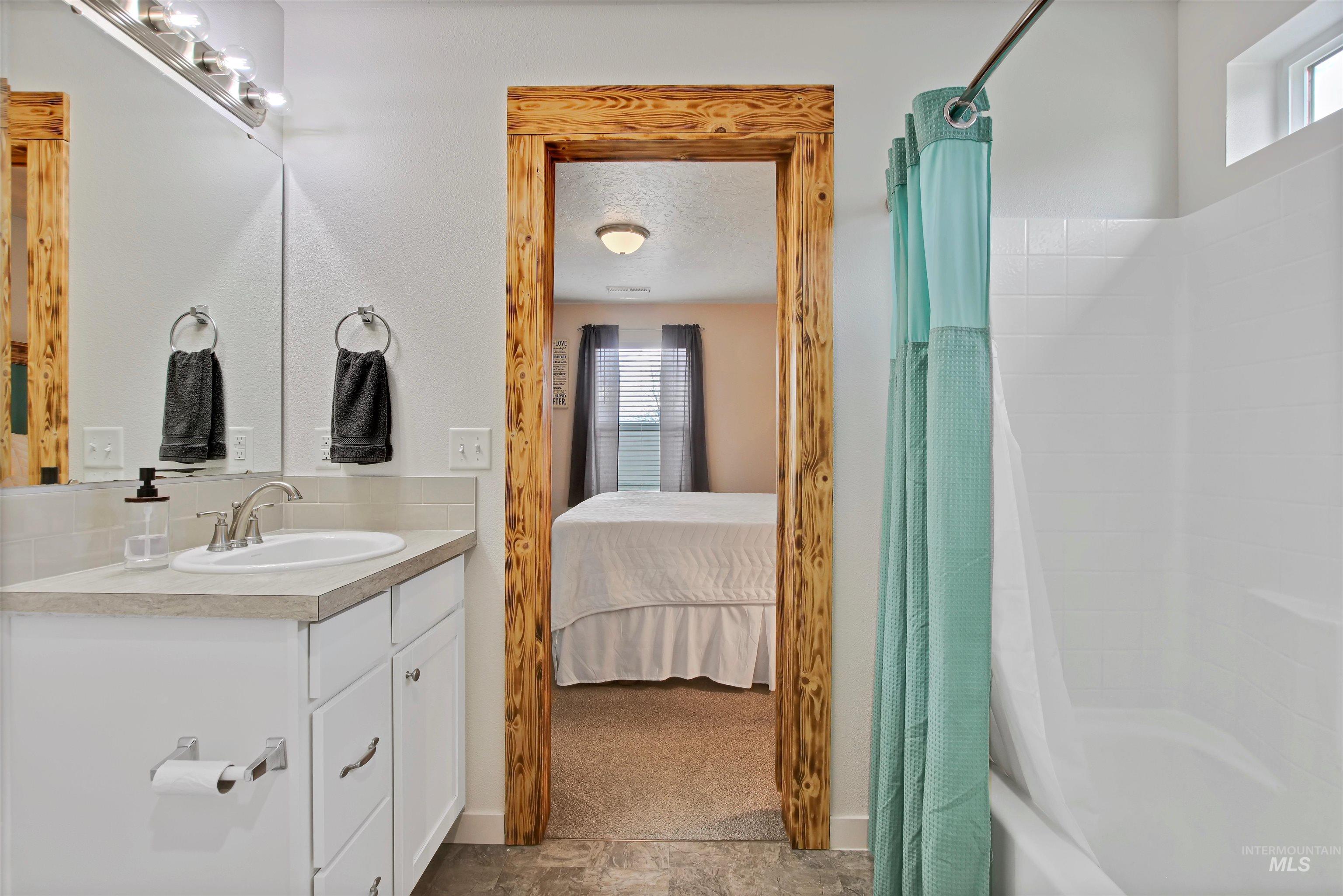 11211 W Kite St, Nampa, Idaho 83651, 3 Bedrooms, 2 Bathrooms, Residential For Sale, Price $365,000,MLS 98977218