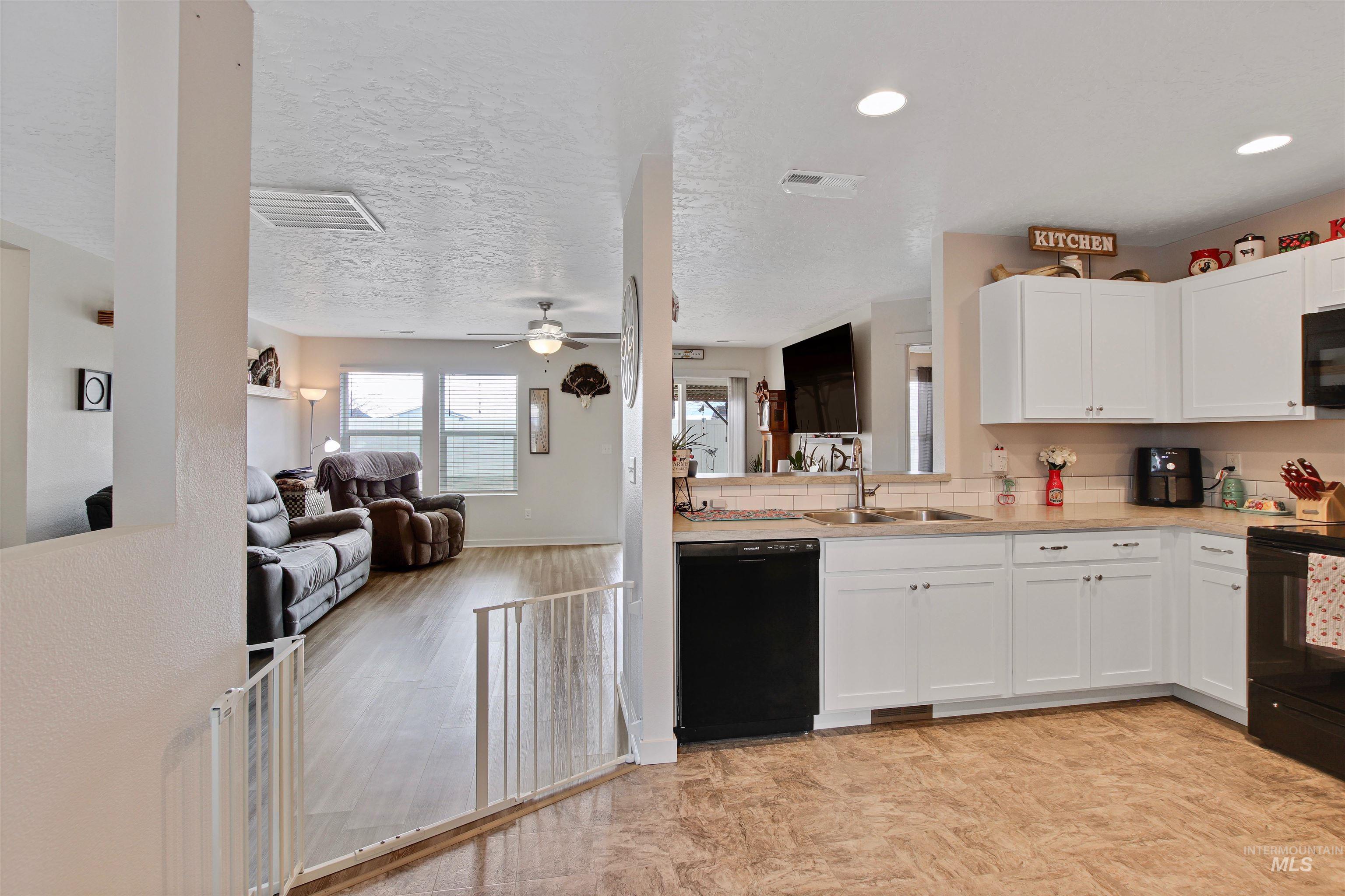 11211 W Kite St, Nampa, Idaho 83651, 3 Bedrooms, 2 Bathrooms, Residential For Sale, Price $365,000,MLS 98977218