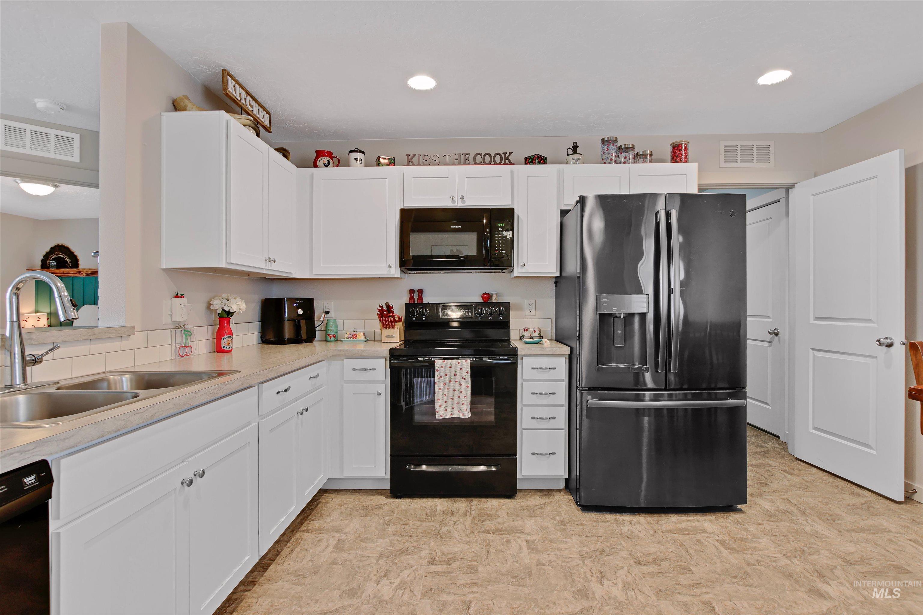 11211 W Kite St, Nampa, Idaho 83651, 3 Bedrooms, 2 Bathrooms, Residential For Sale, Price $365,000,MLS 98977218