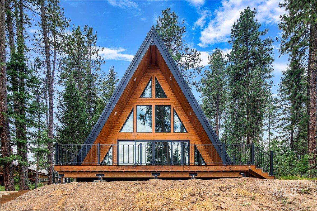 7 Moonglow Cir, Garden Valley, Idaho 83622, 2 Bedrooms, 2 Bathrooms, Residential For Sale, Price $649,000,MLS 98977219